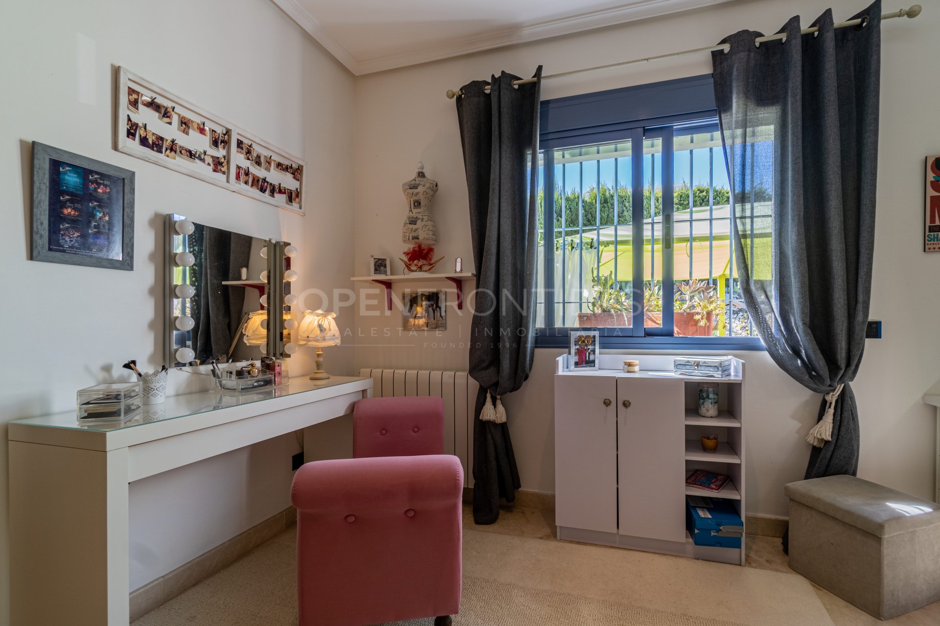 Spacious 6-Bedroom Family Villa with Garden in Sotogrande Zone B