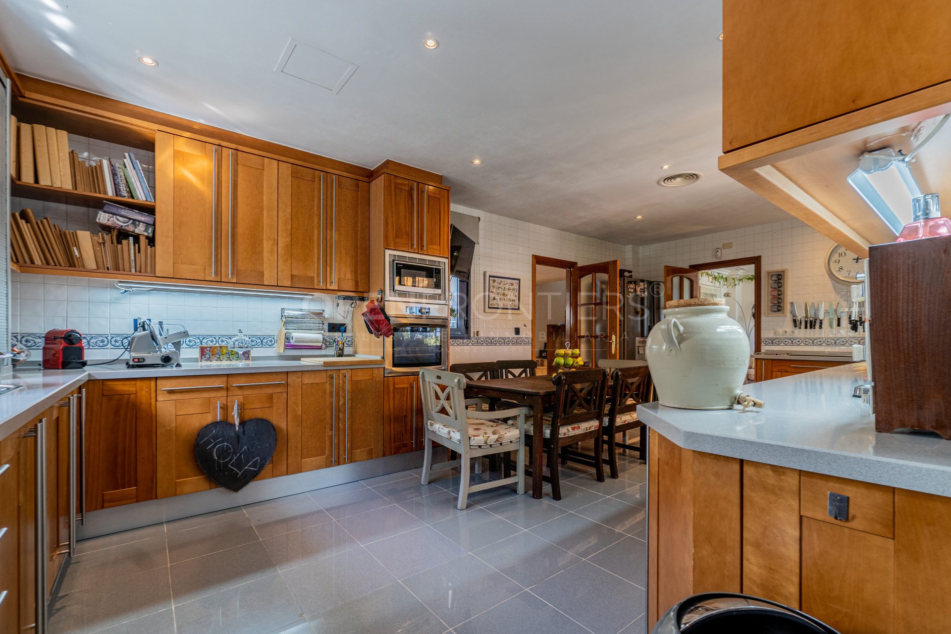 Spacious 6-Bedroom Family Villa with Garden in Sotogrande Zone B