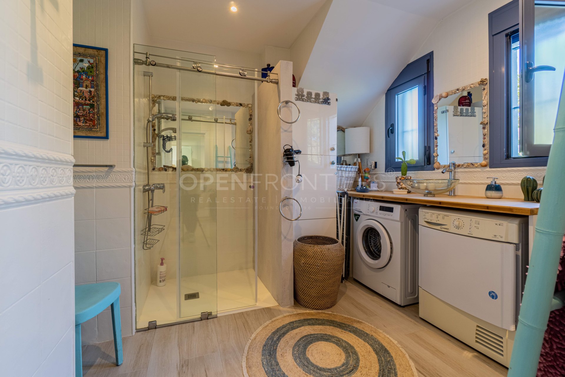 Spacious 6-Bedroom Family Villa with Garden in Sotogrande Zone B