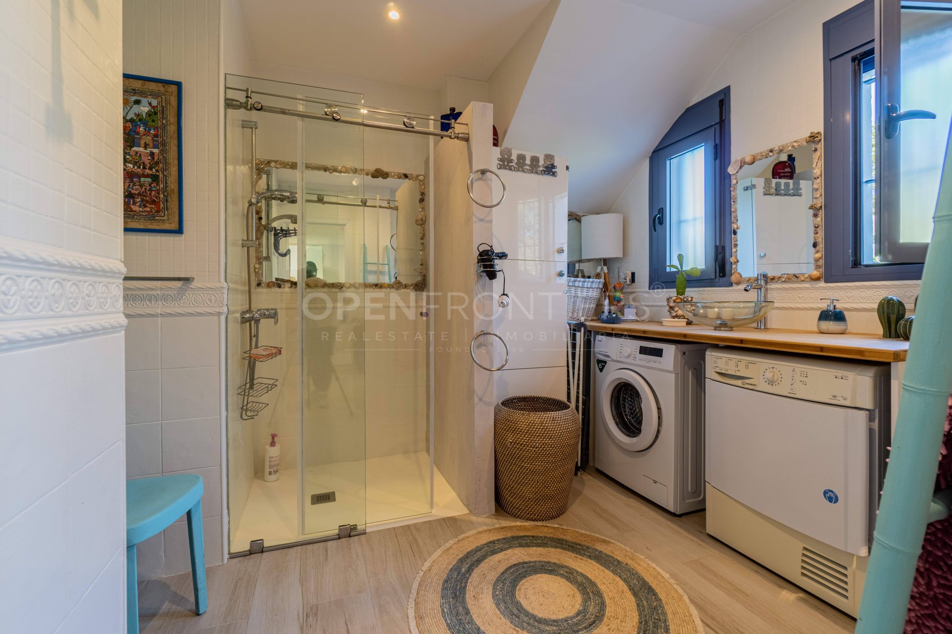 Spacious 6-Bedroom Family Villa with Garden in Sotogrande Zone B