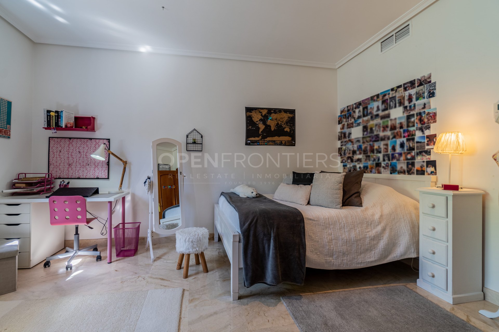 Spacious 6-Bedroom Family Villa with Garden in Sotogrande Zone B