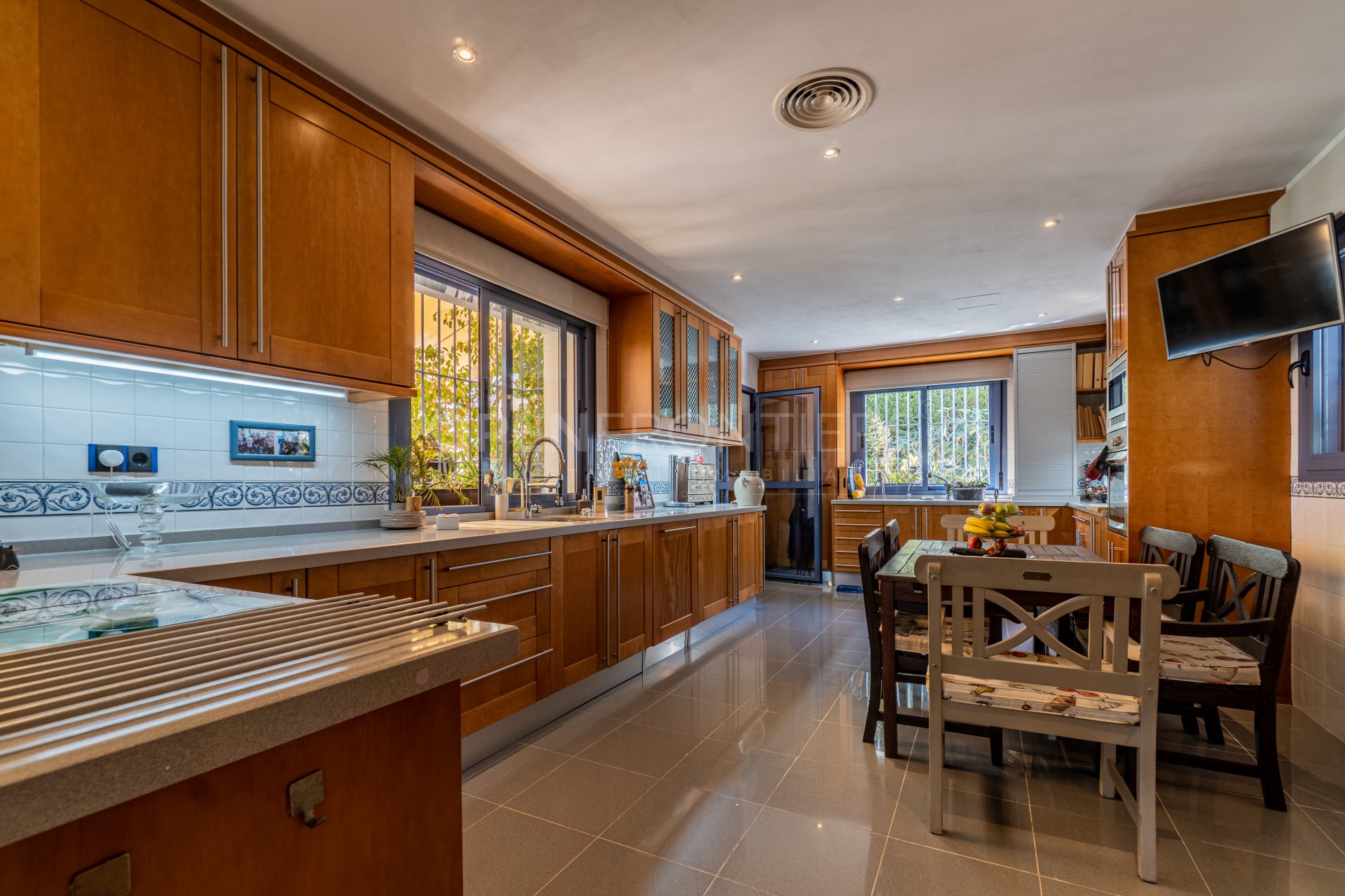 Spacious 6-Bedroom Family Villa with Garden in Sotogrande Zone B