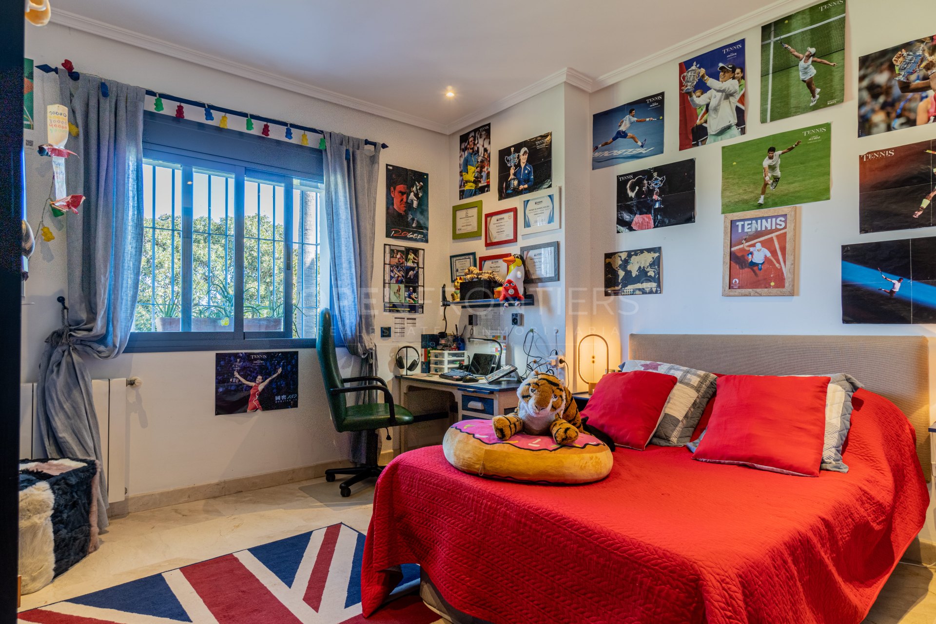 Spacious 6-Bedroom Family Villa with Garden in Sotogrande Zone B