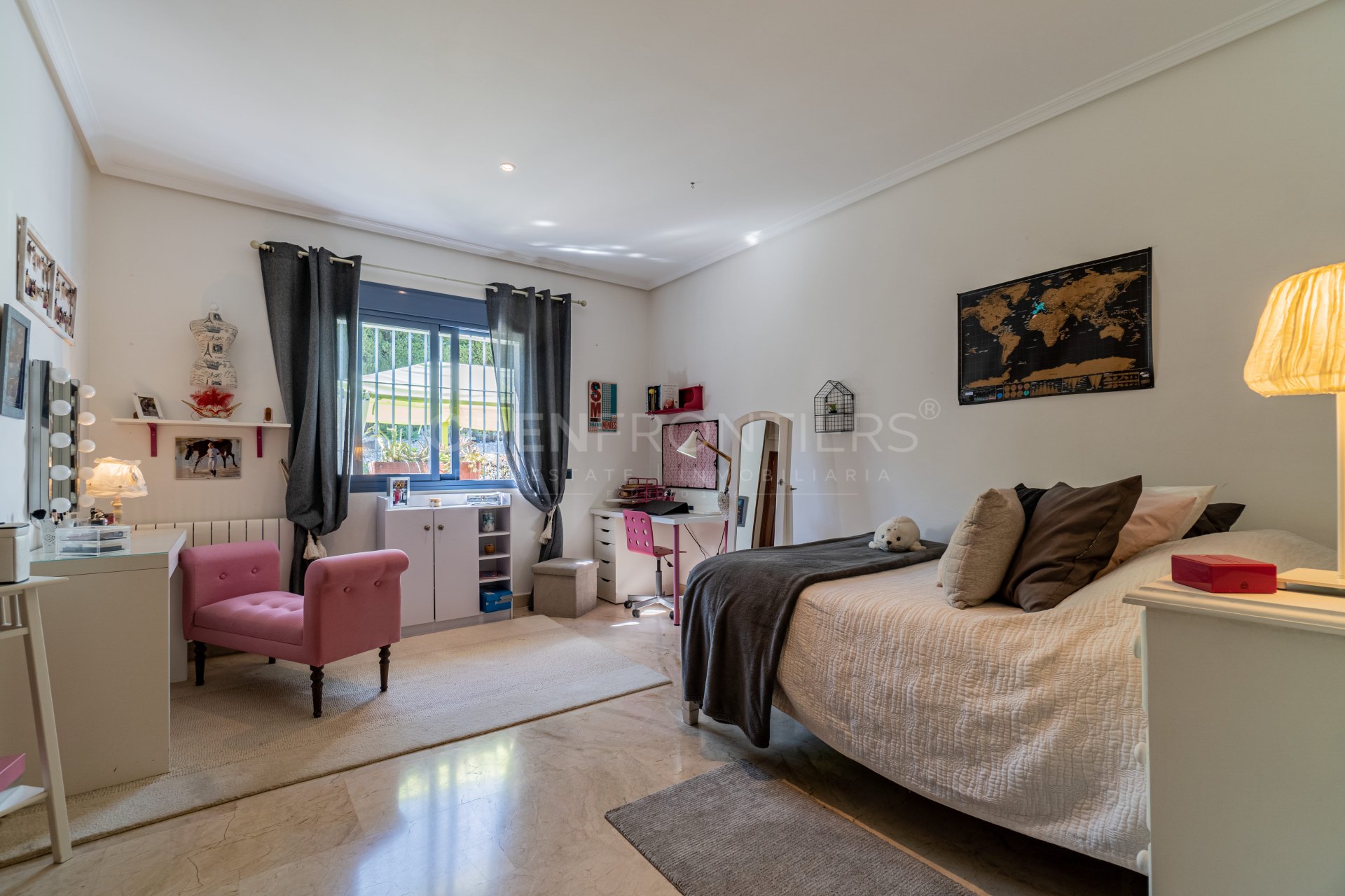 Spacious 6-Bedroom Family Villa with Garden in Sotogrande Zone B