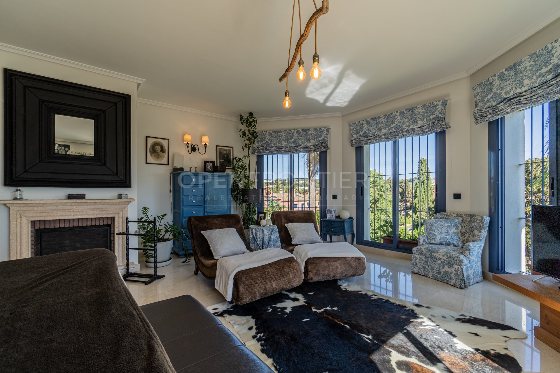 Spacious 6-Bedroom Family Villa with Garden in Sotogrande Zone B