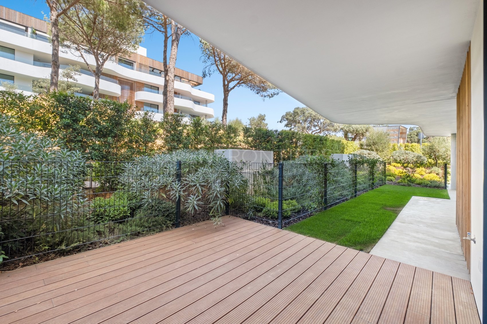 Ground Floor Apartment with Private Garden in Village Verde, Sotogrande