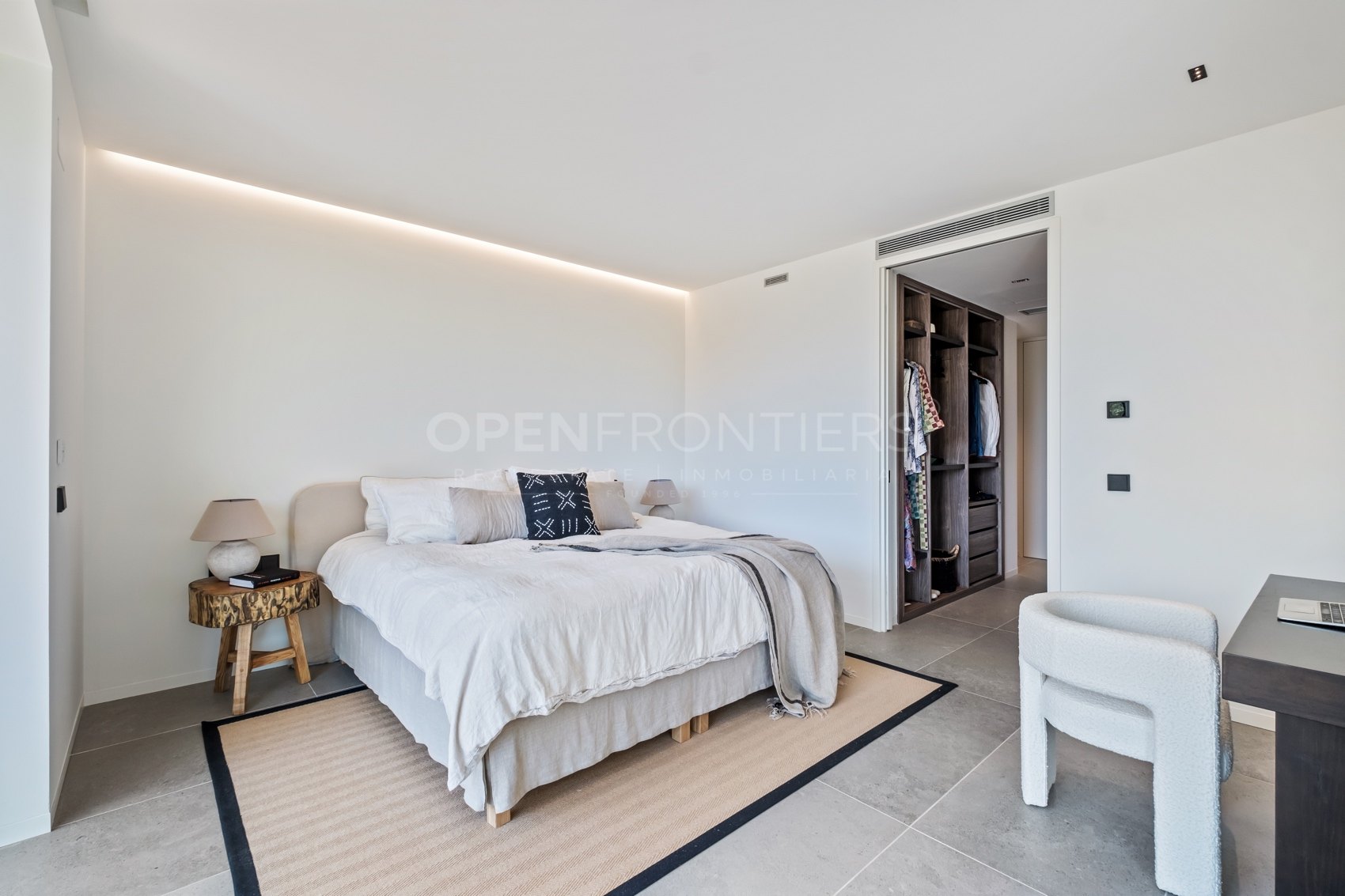 Ground Floor Apartment with Private Garden in Village Verde, Sotogrande