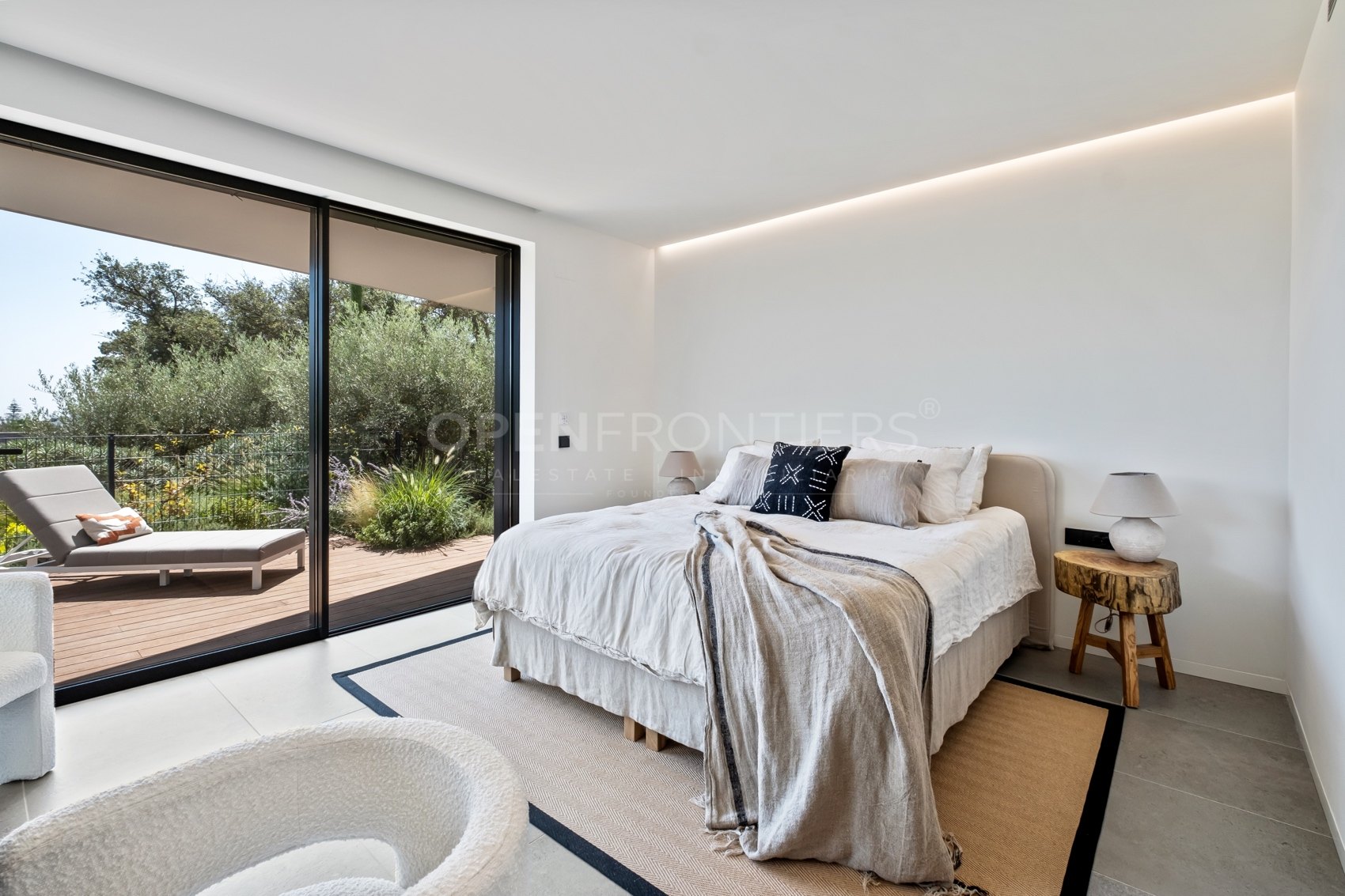 Ground Floor Apartment with Private Garden in Village Verde, Sotogrande