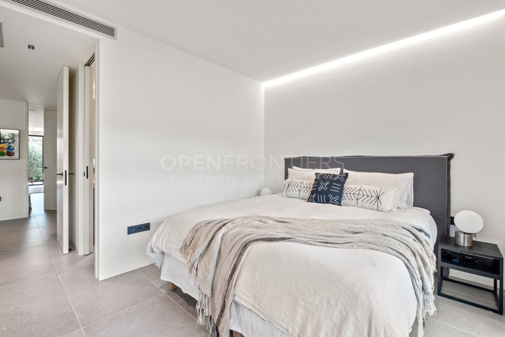 Ground Floor Apartment with Private Garden in Village Verde, Sotogrande