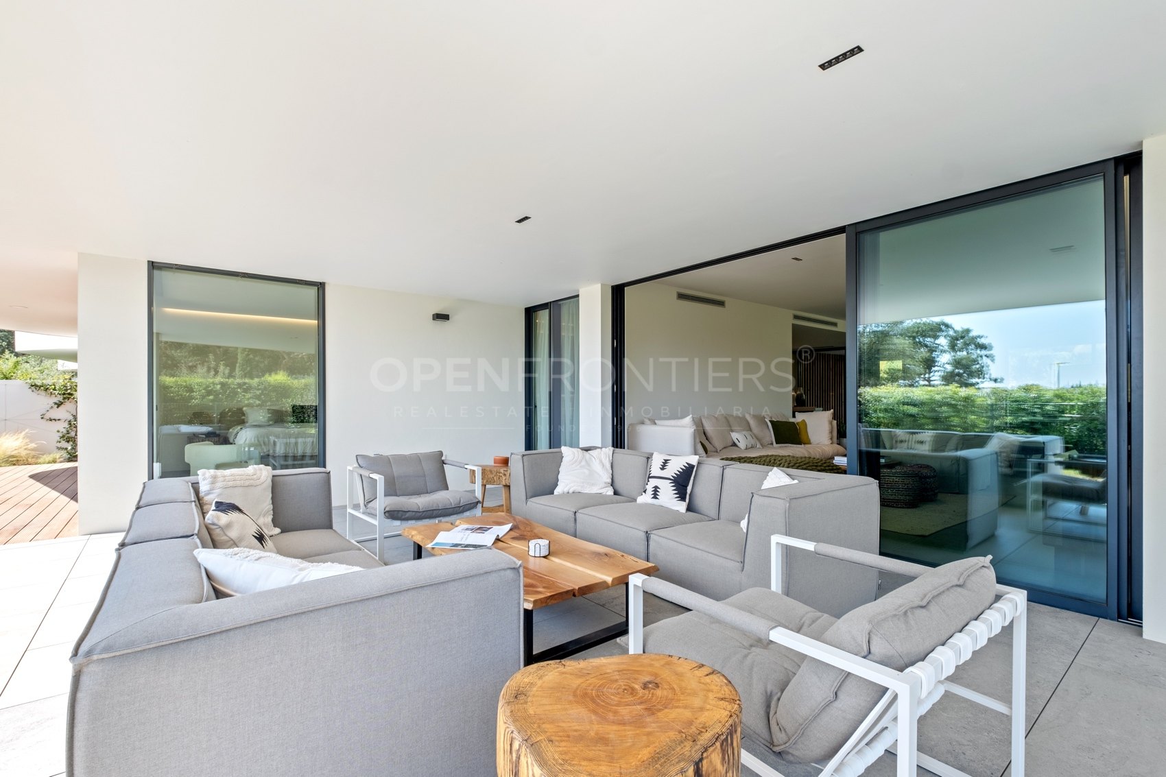Ground Floor Apartment with Private Garden in Village Verde, Sotogrande