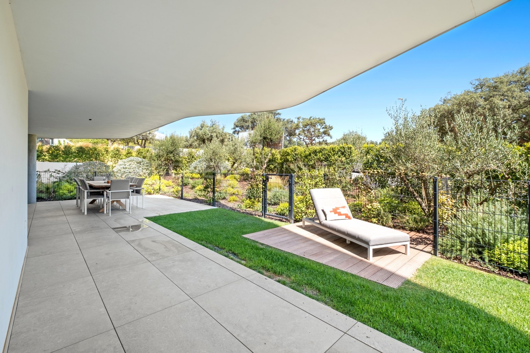 Ground Floor Apartment with Private Garden in Village Verde, Sotogrande