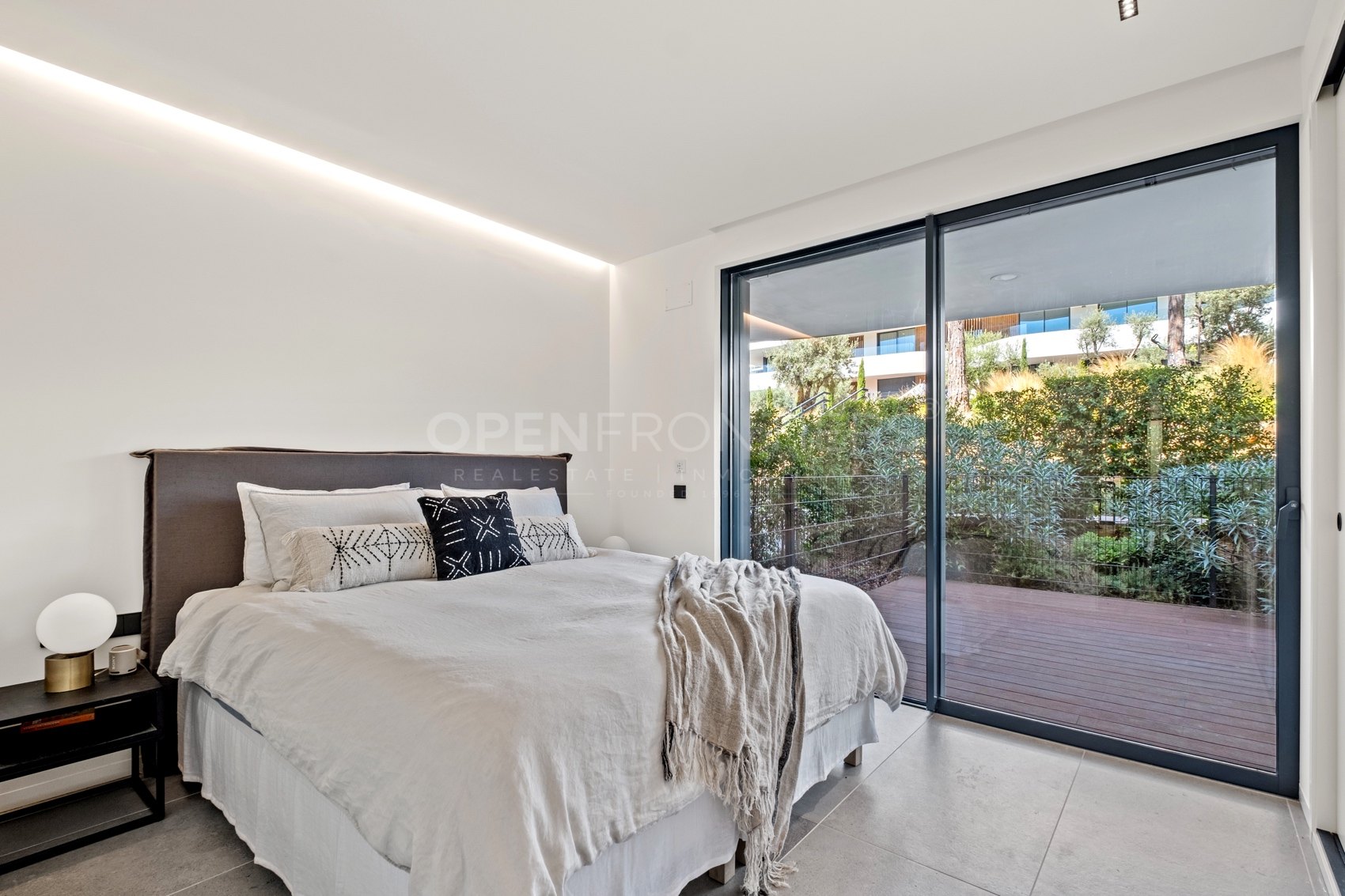 Ground Floor Apartment with Private Garden in Village Verde, Sotogrande