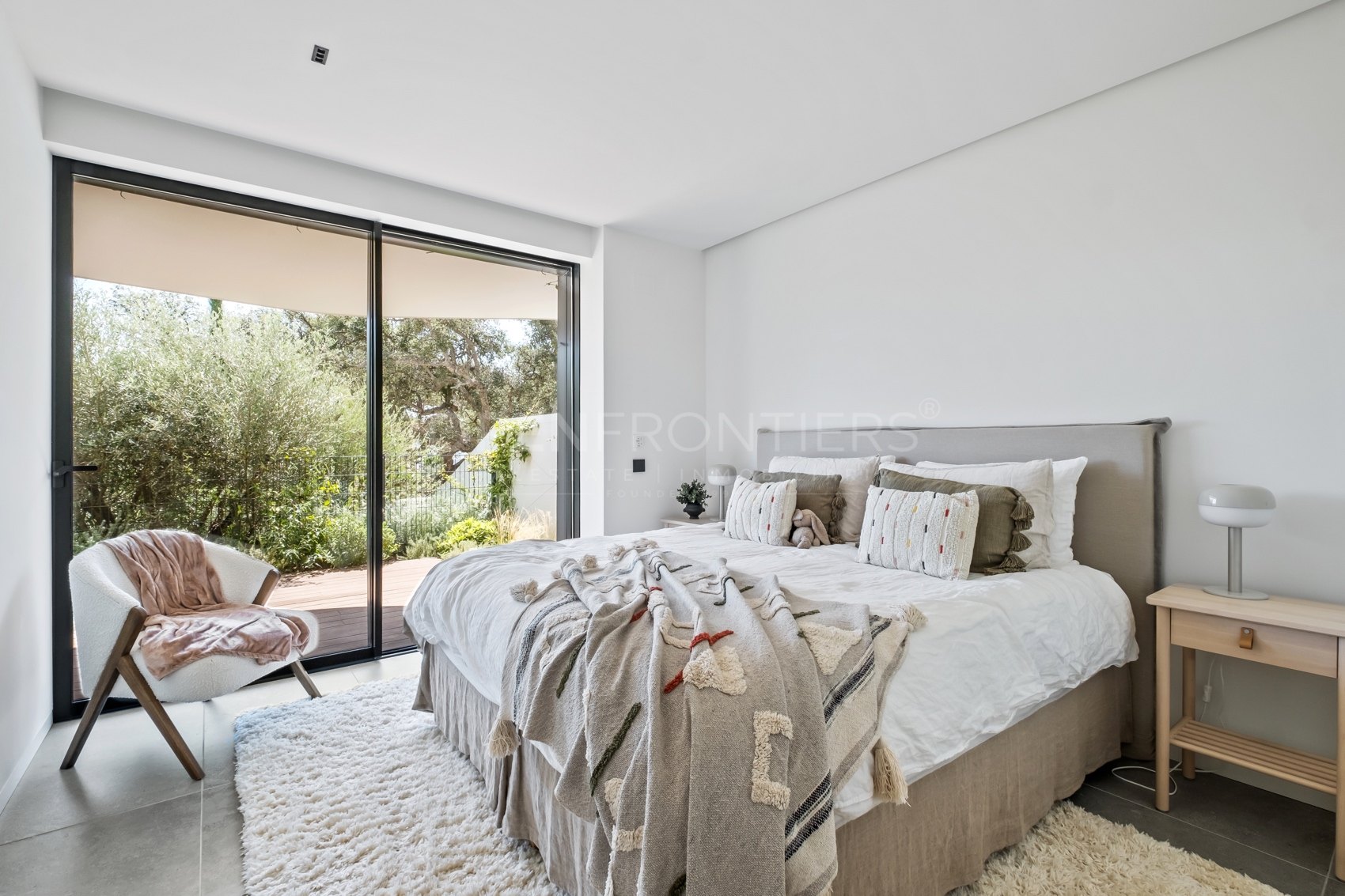 Ground Floor Apartment with Private Garden in Village Verde, Sotogrande