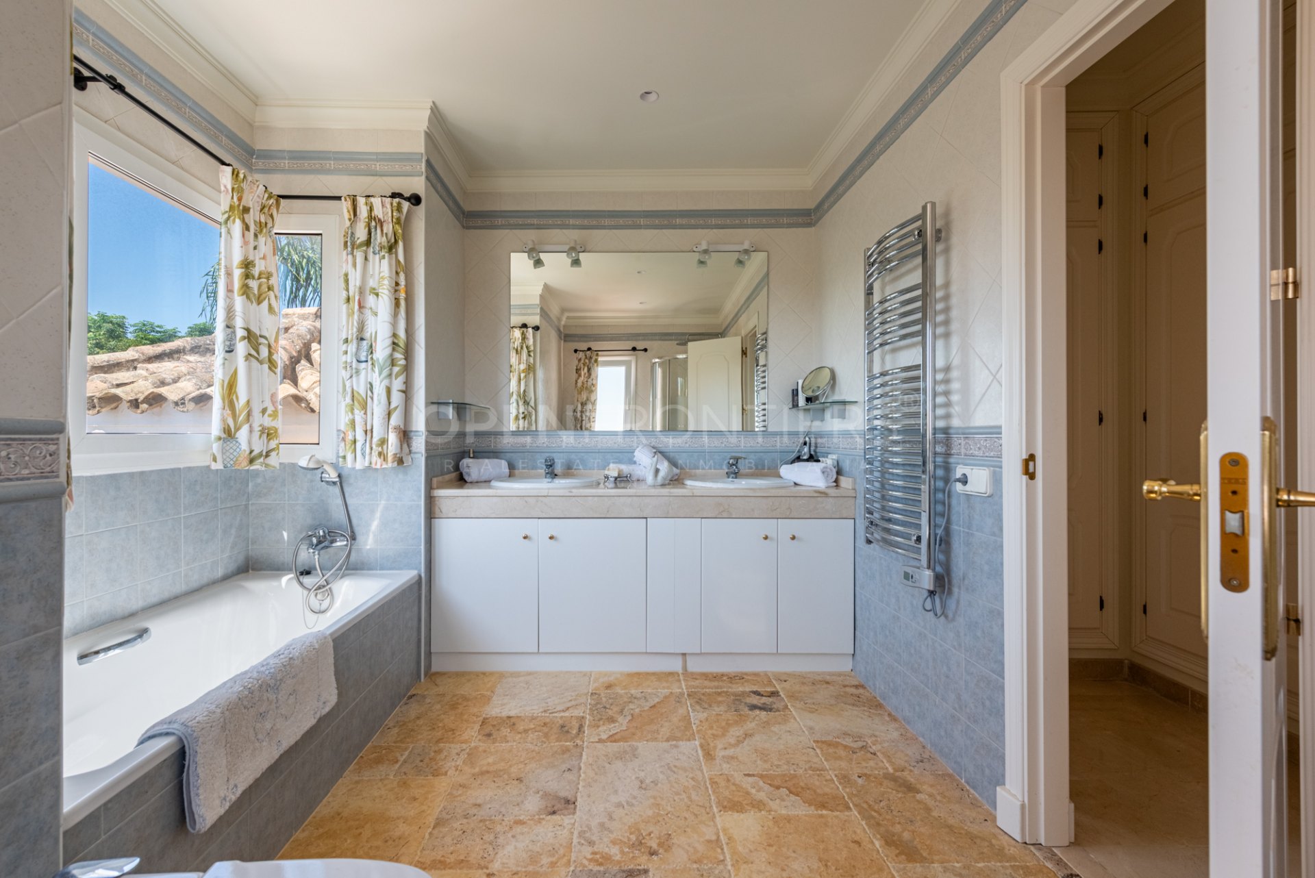 Luxury family villa in Sotogrande Alto near SIS