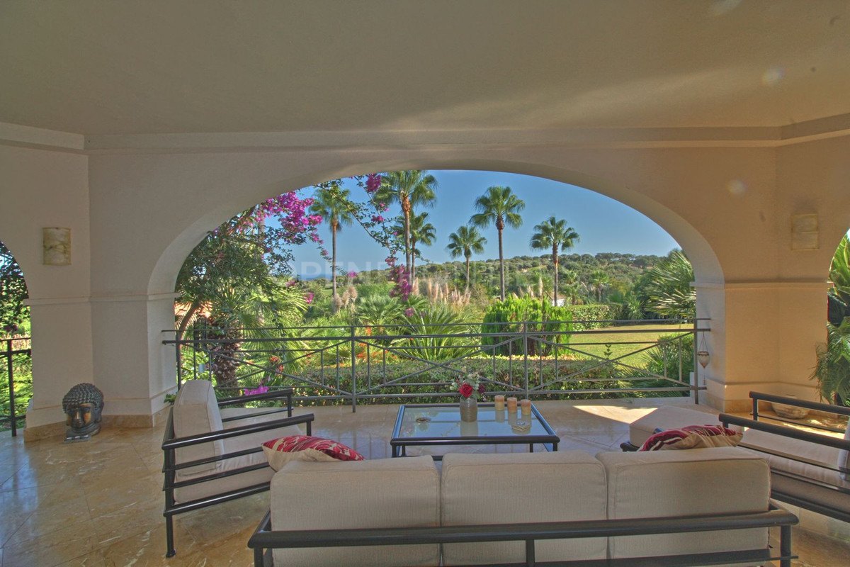 Elegant classical villa with sea, golf and countryside views in Sotogrande Alto
