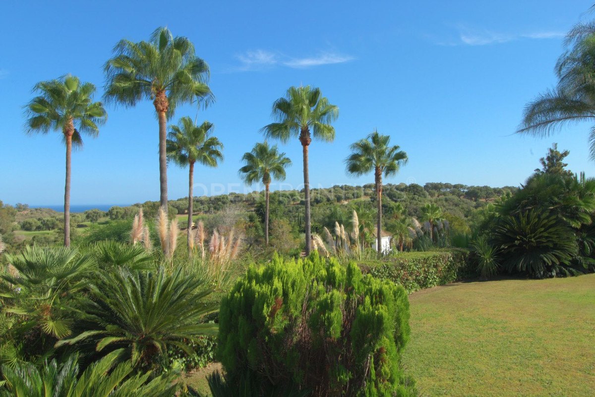 Elegant classical villa with sea, golf and countryside views in Sotogrande Alto