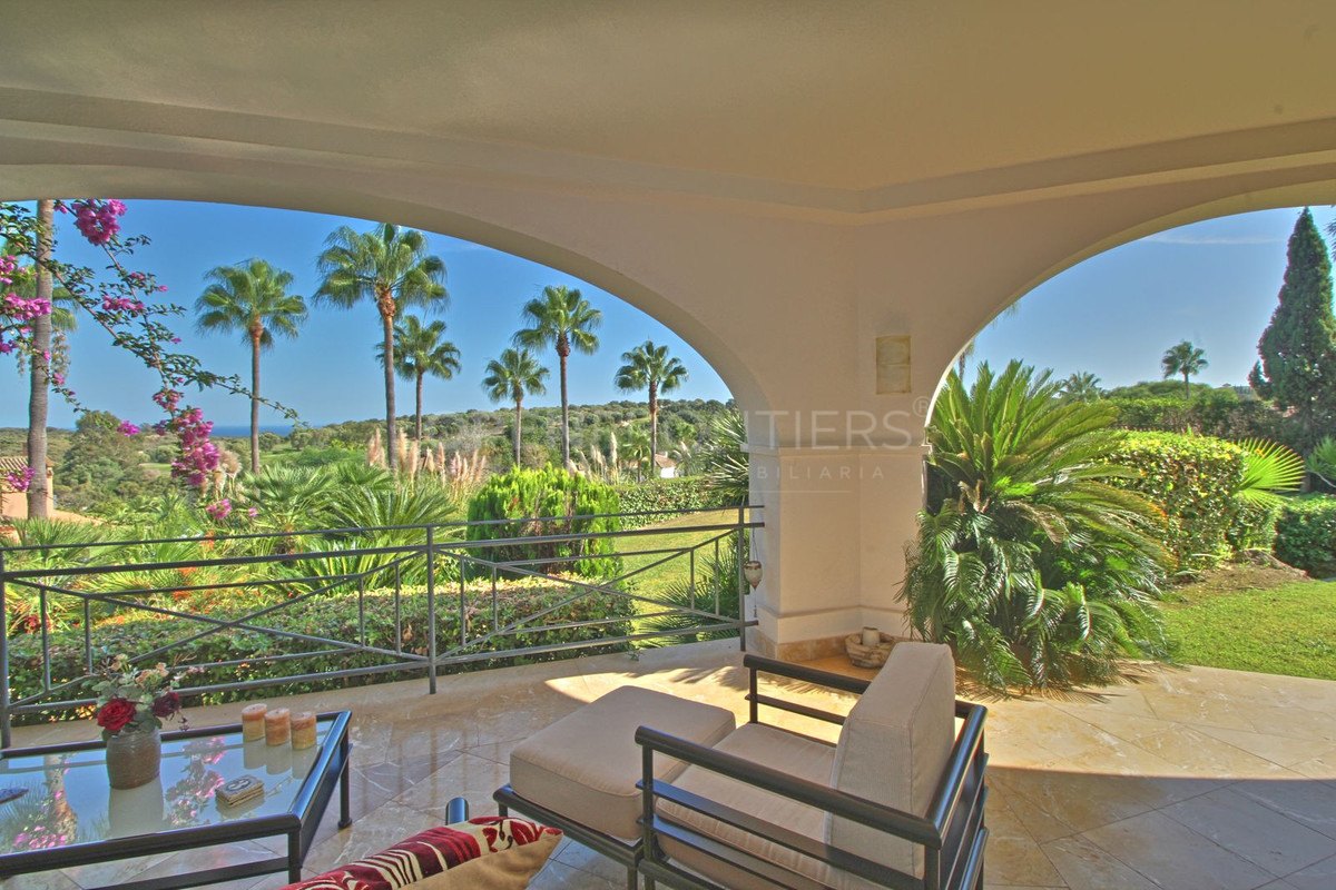 Elegant classical villa with sea, golf and countryside views in Sotogrande Alto