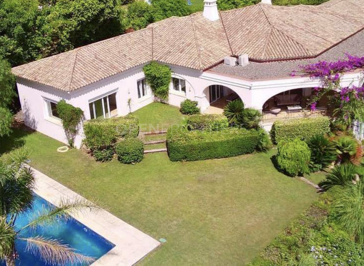 Elegant classical villa with sea, golf and countryside views in Sotogrande Alto