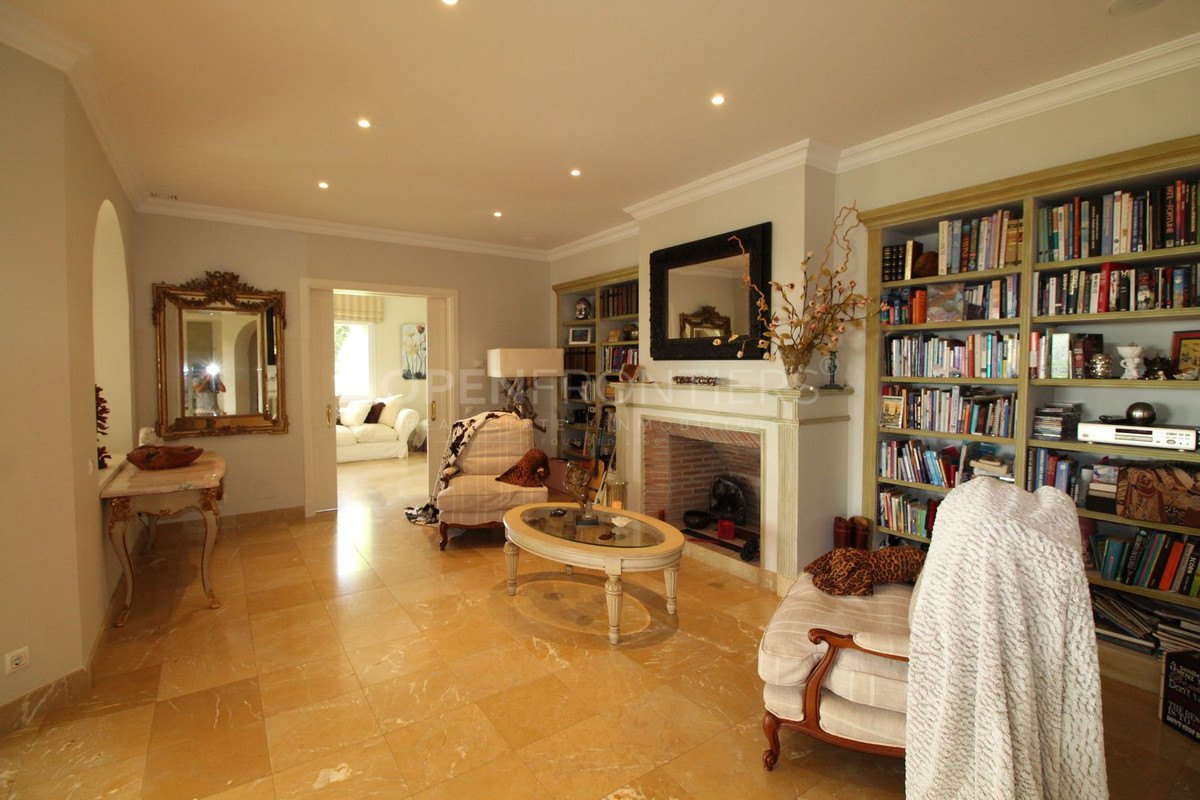 Elegant classical villa with sea, golf and countryside views in Sotogrande Alto