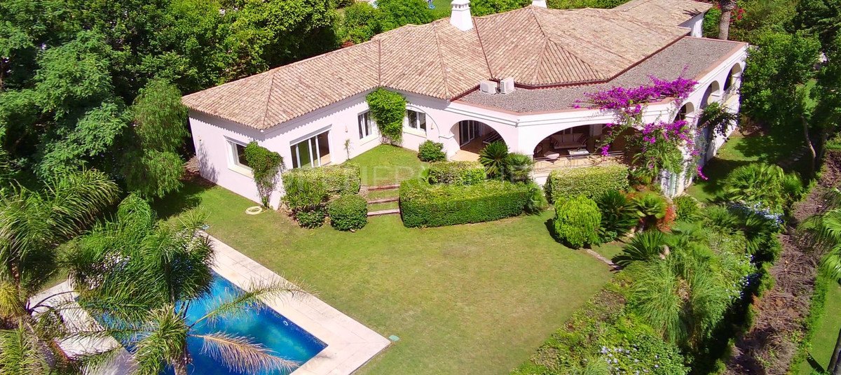Elegant classical villa with sea, golf and countryside views in Sotogrande Alto