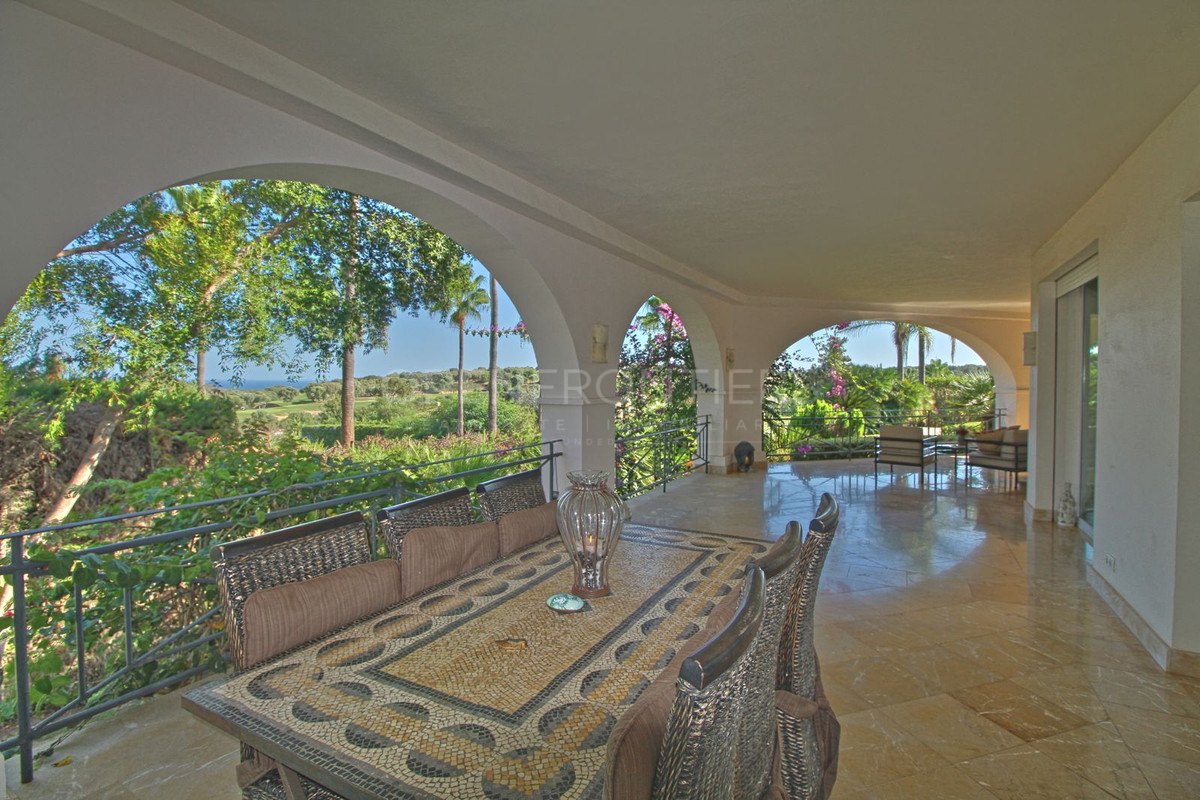 Elegant classical villa with sea, golf and countryside views in Sotogrande Alto