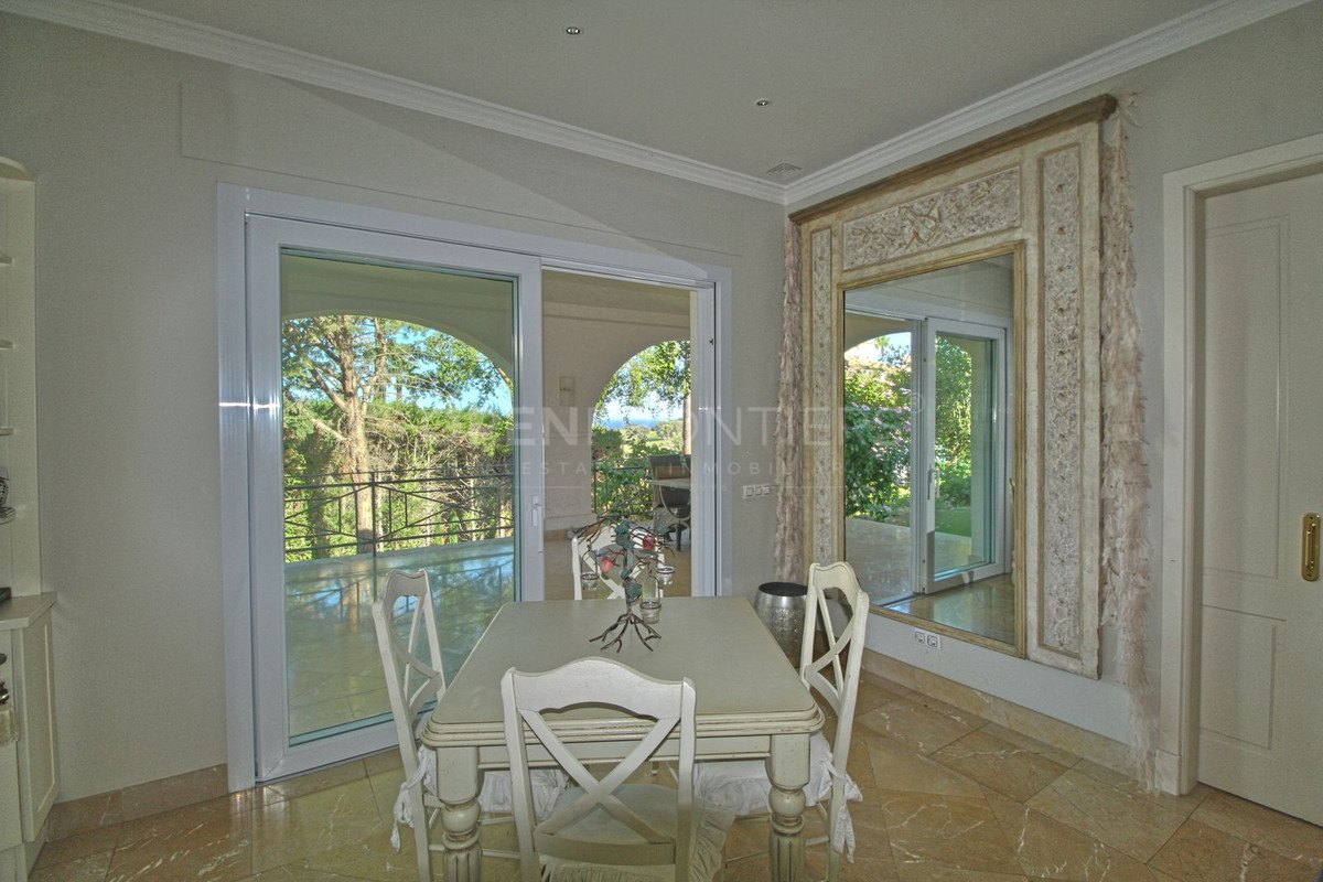 Elegant classical villa with sea, golf and countryside views in Sotogrande Alto