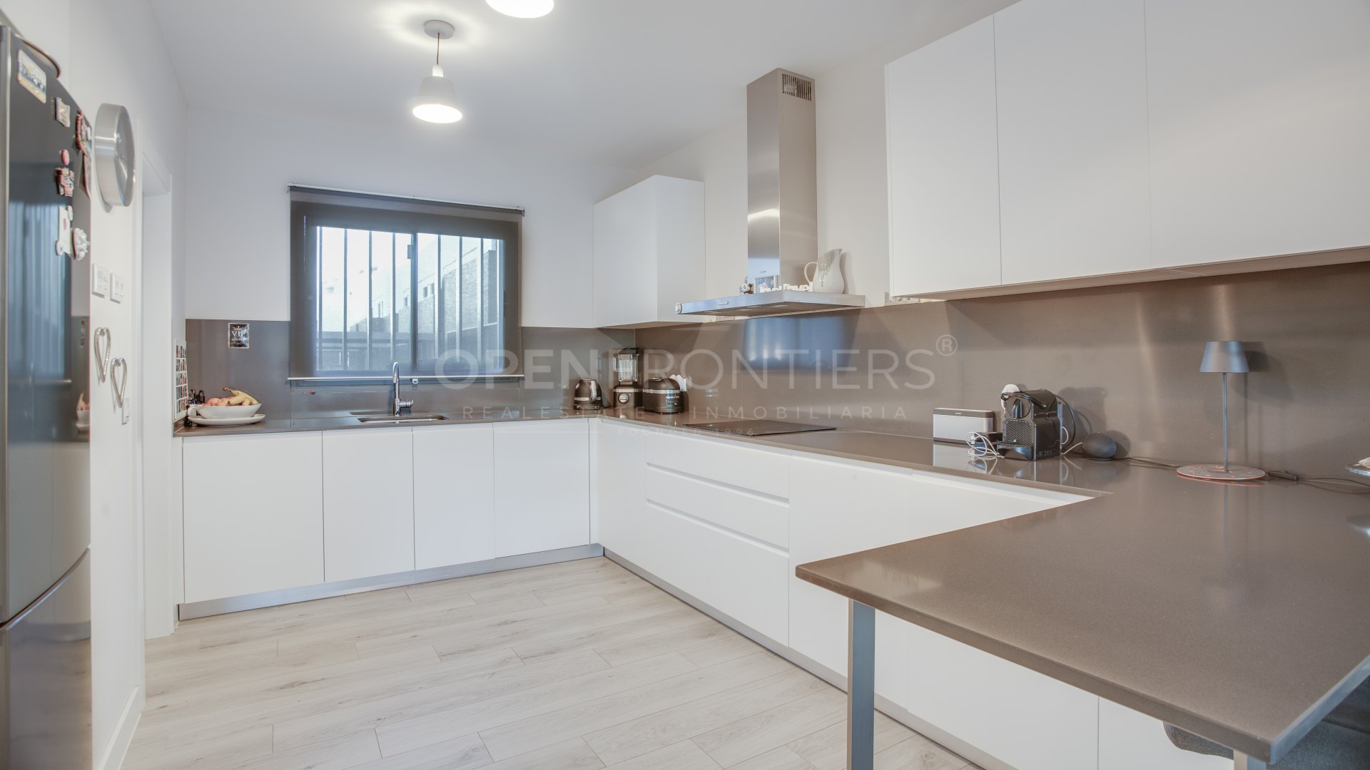 Modern townhouse in San Roque Club with golf views