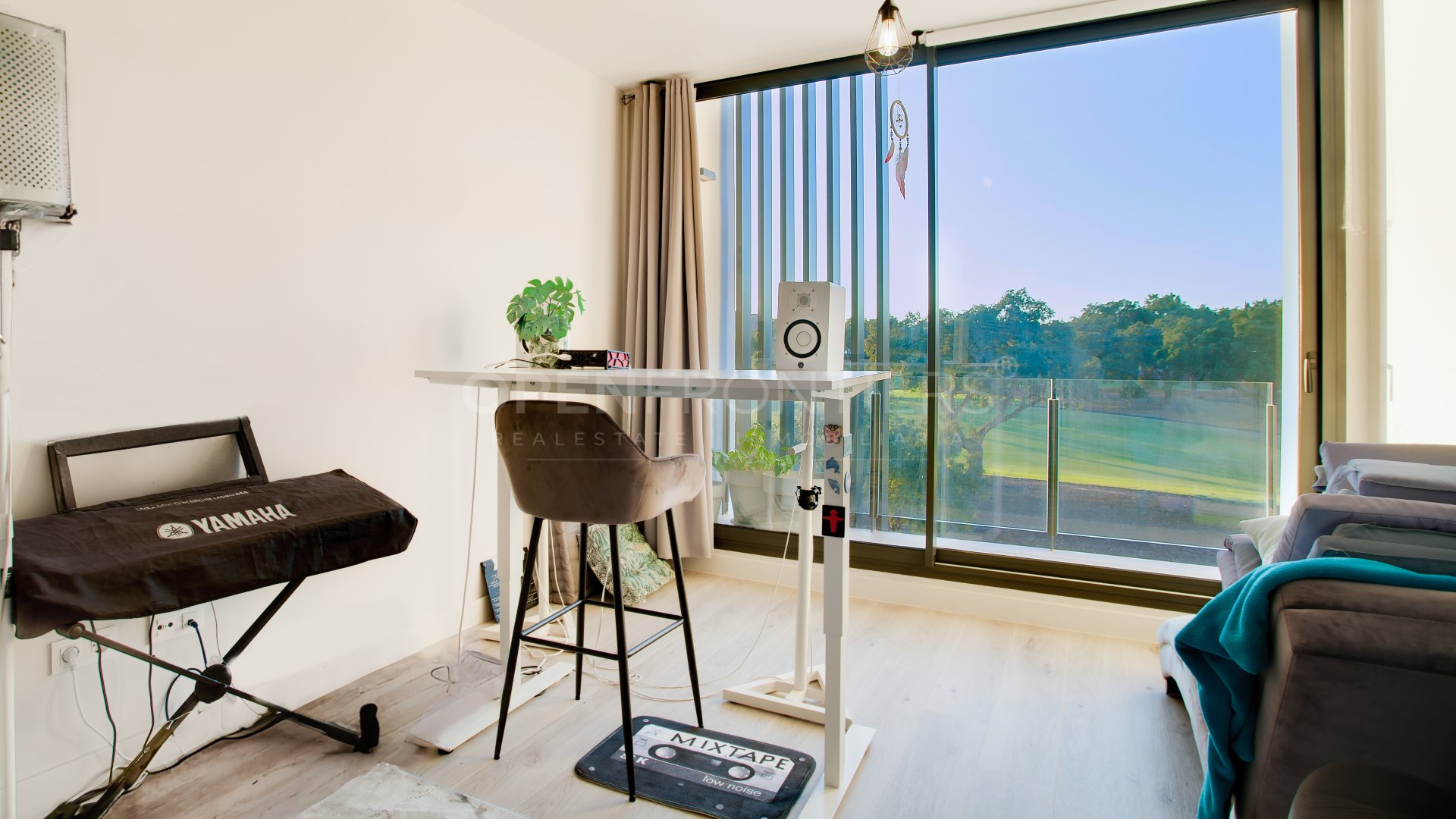Modern townhouse in San Roque Club with golf views