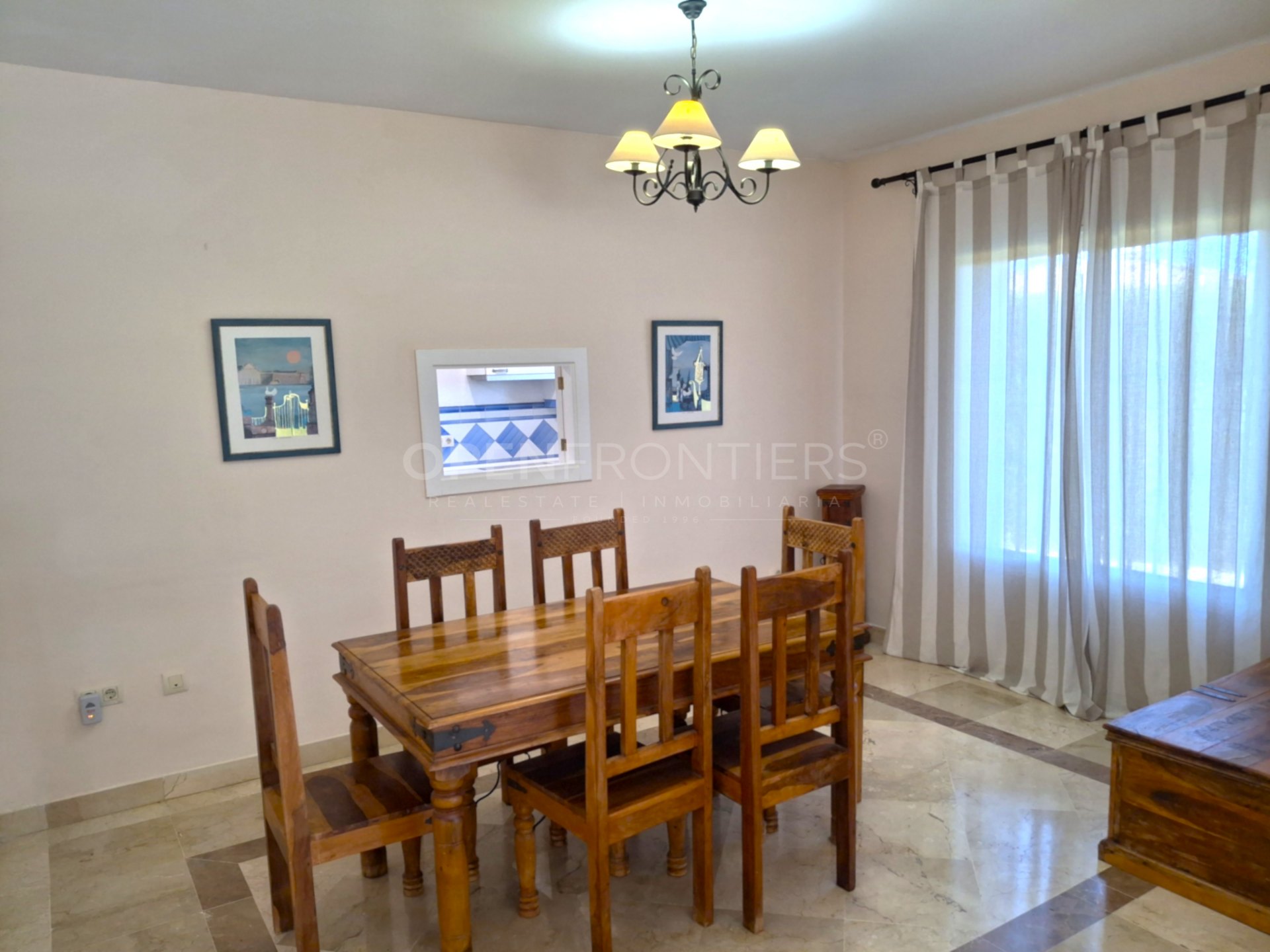 Villa en Alcaidesa Alta con piscina privada y vistas al mar