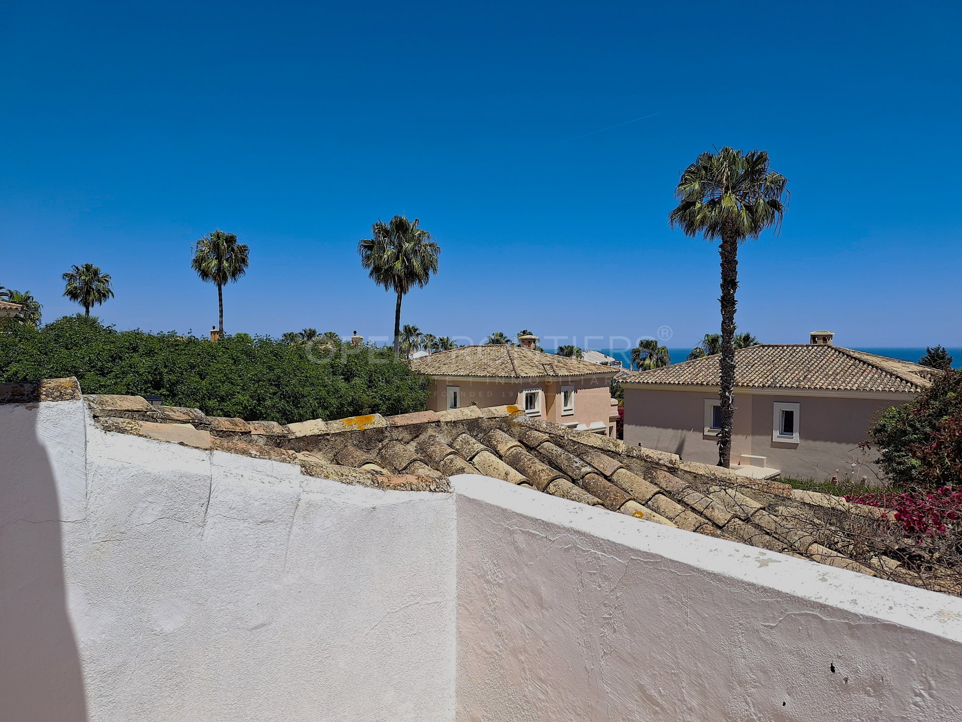 Villa en Alcaidesa Alta con piscina privada y vistas al mar