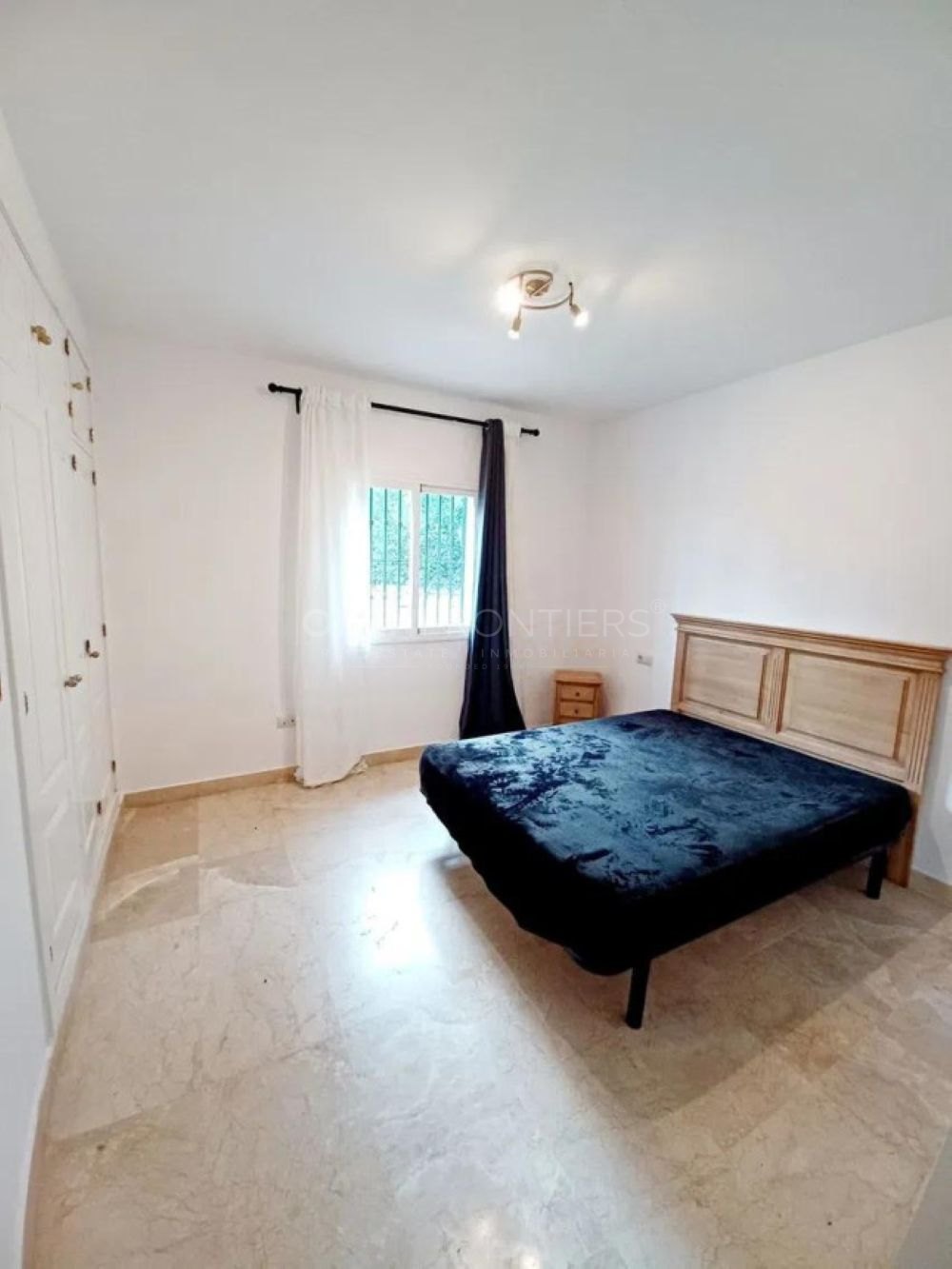 Villa en Alcaidesa Alta con piscina privada y vistas al mar