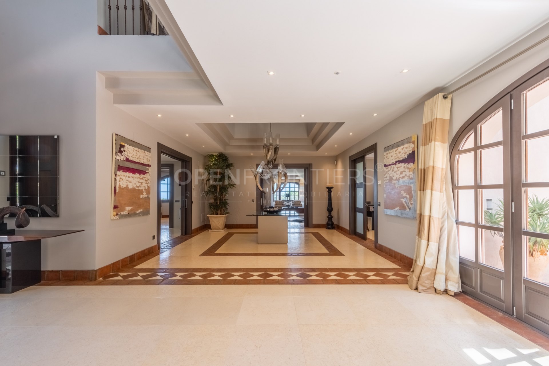 Luxury villa with panoramic sea, golf and mountain views in Almenara, Sotogrande Alto