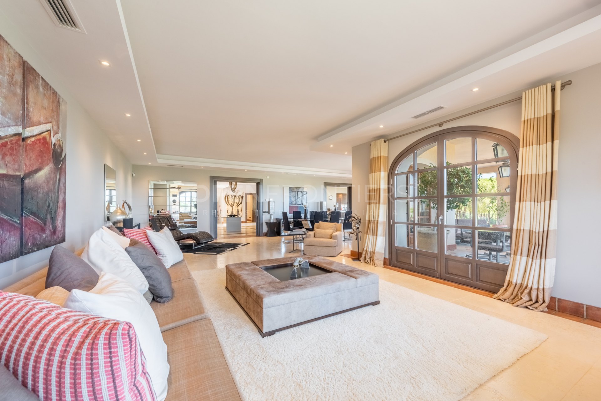 Luxury villa with panoramic sea, golf and mountain views in Almenara, Sotogrande Alto