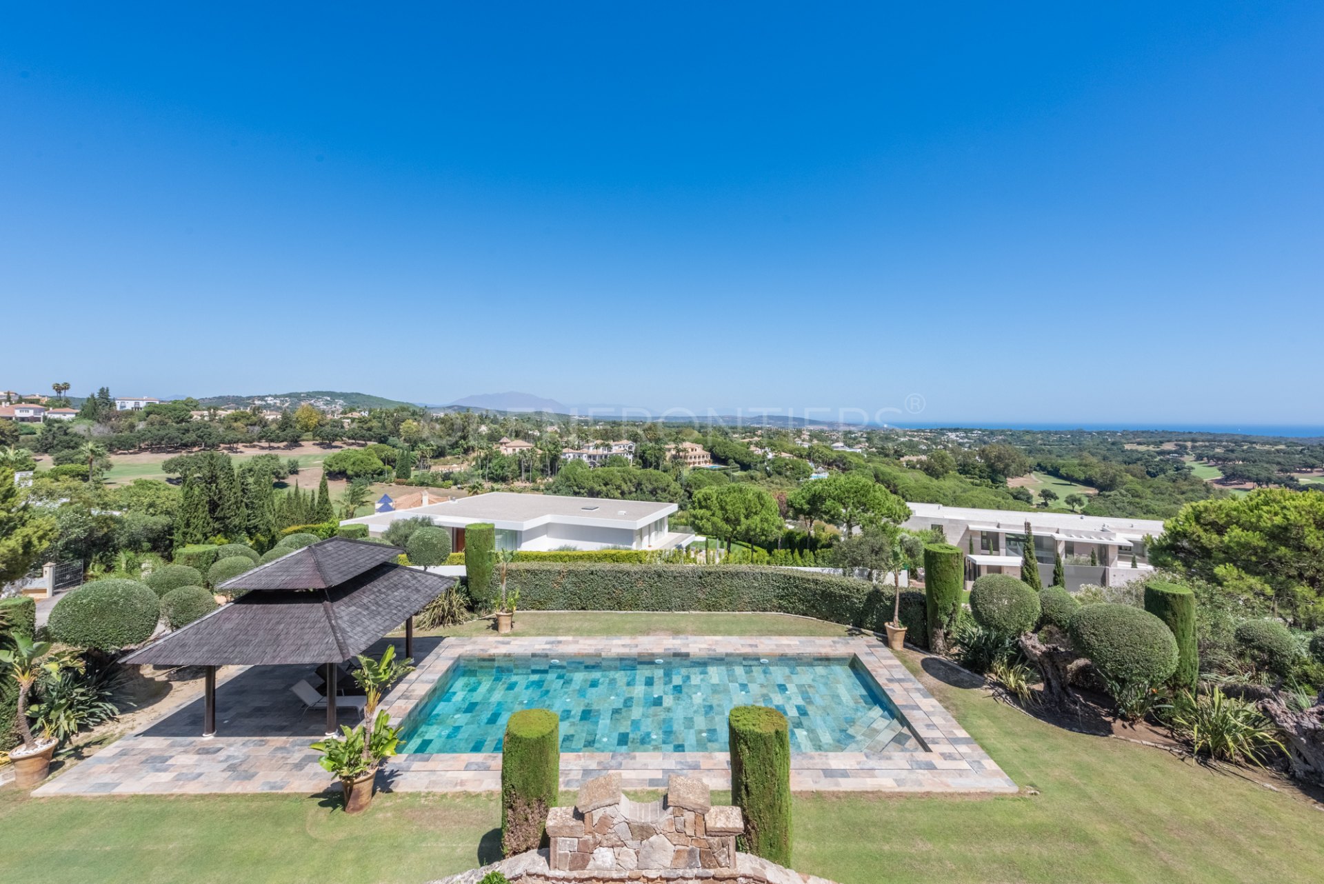 Luxury villa with panoramic sea, golf and mountain views in Almenara, Sotogrande Alto