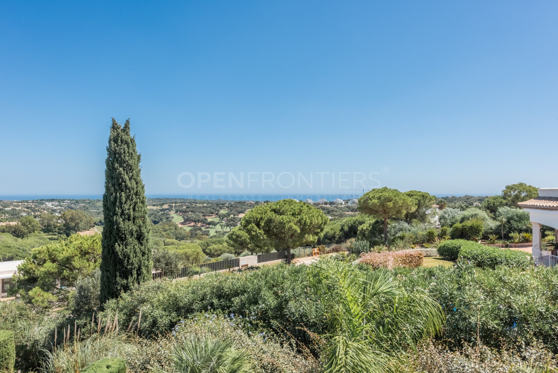 Luxury villa with panoramic sea, golf and mountain views in Almenara, Sotogrande Alto