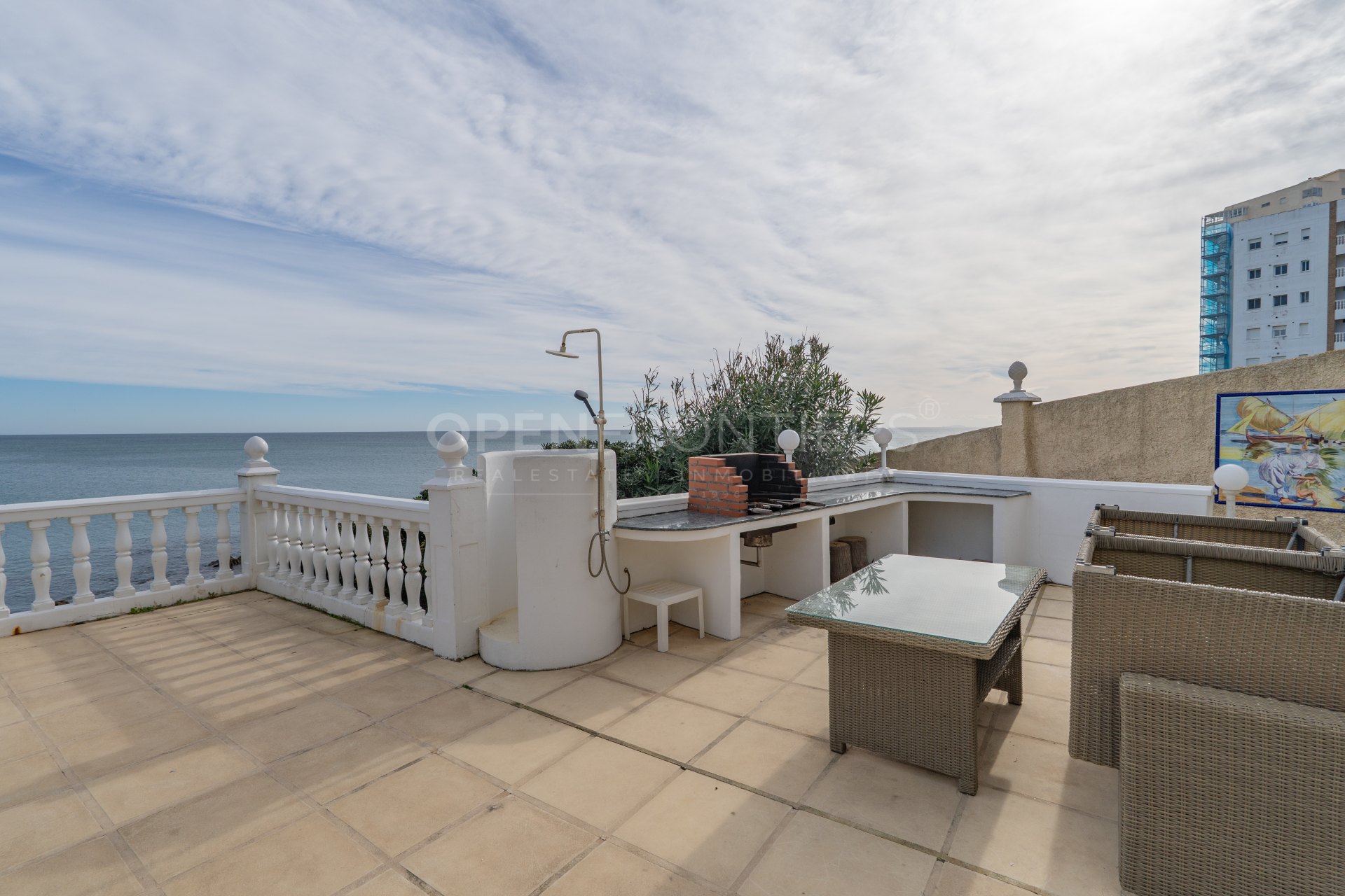 Front Line Beach Villa with Panoramic Views in Torreguadiaro, Sotogrande