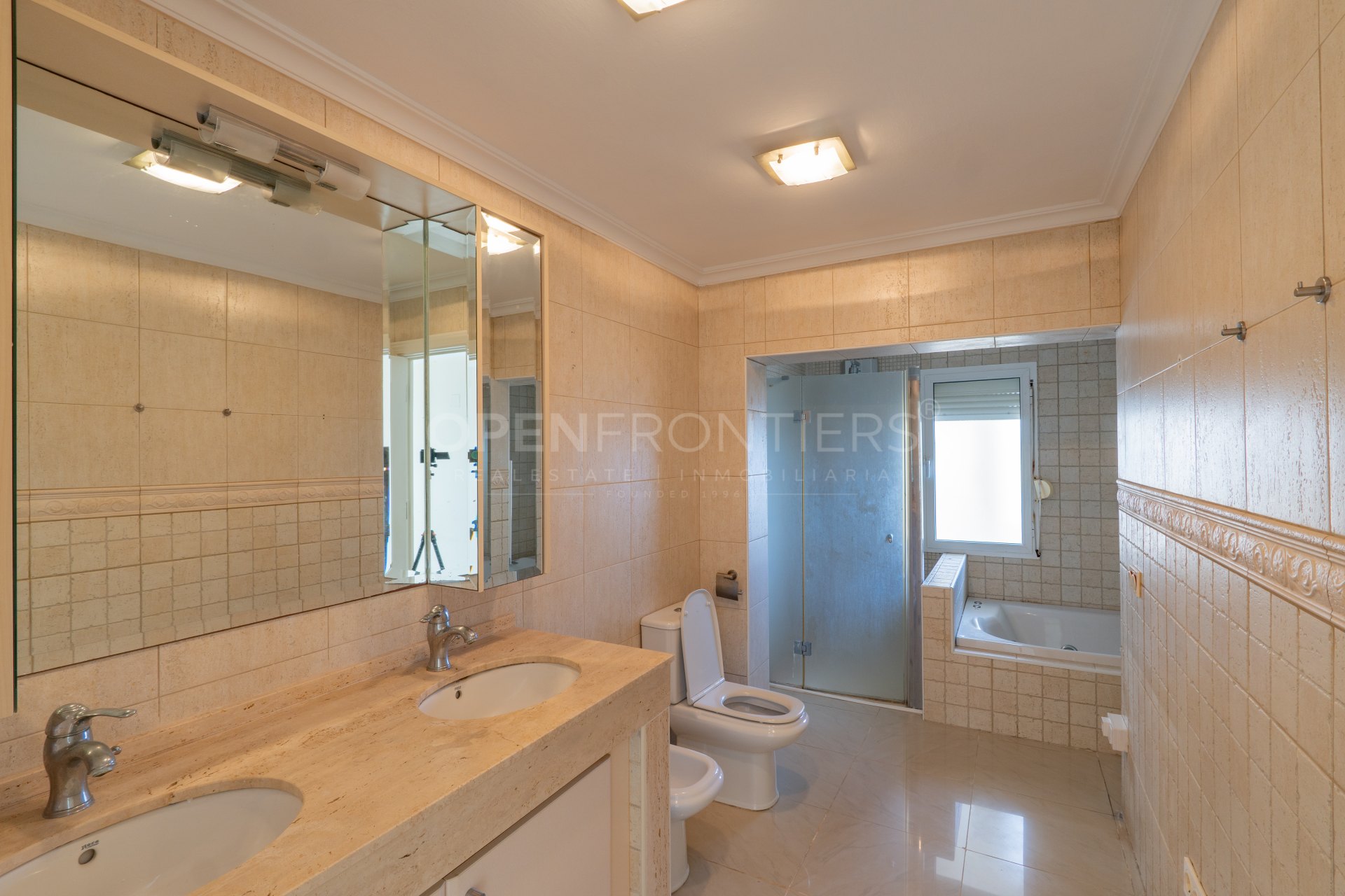 Front Line Beach Villa with Panoramic Views in Torreguadiaro, Sotogrande