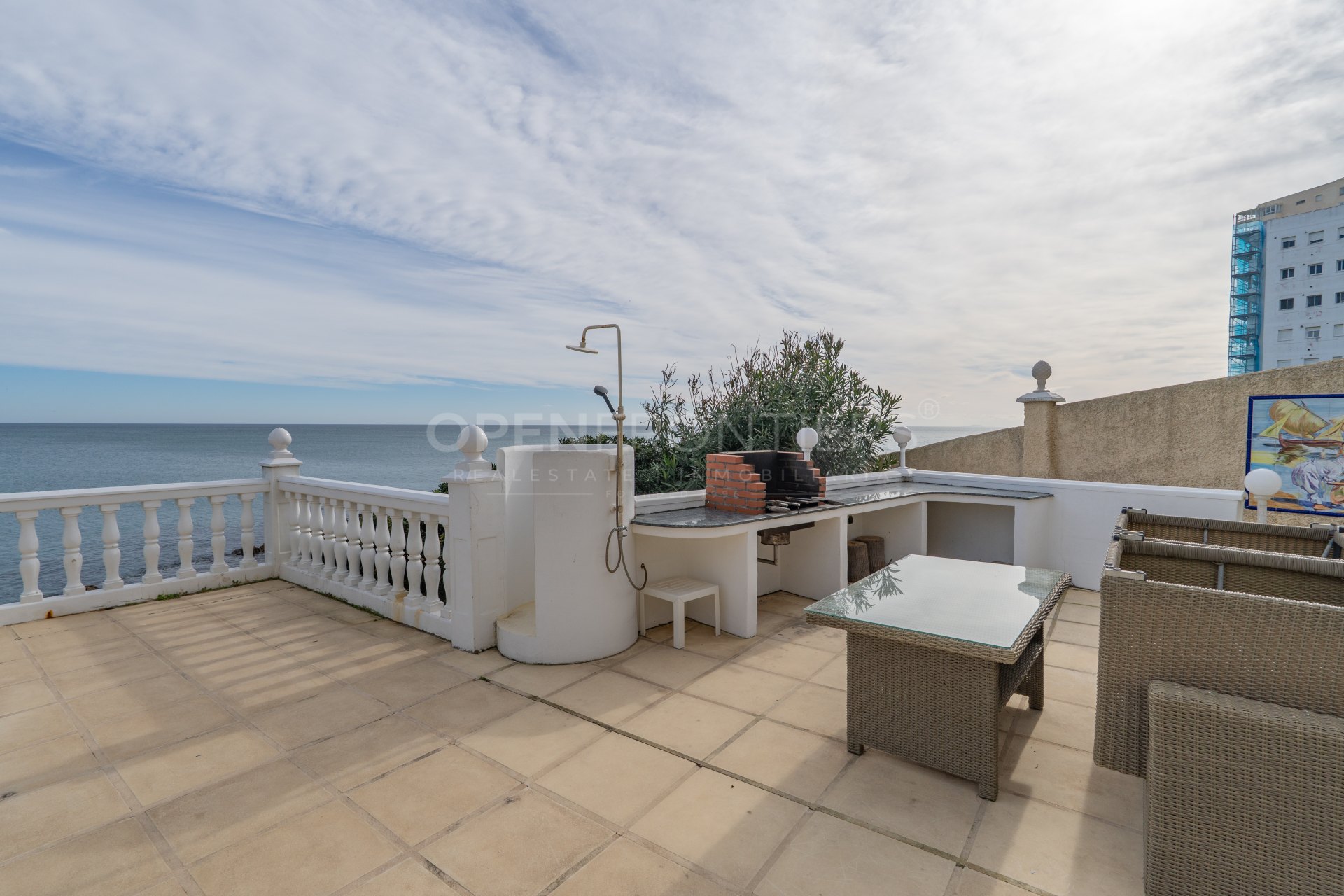 Front Line Beach Villa with Panoramic Views in Torreguadiaro, Sotogrande