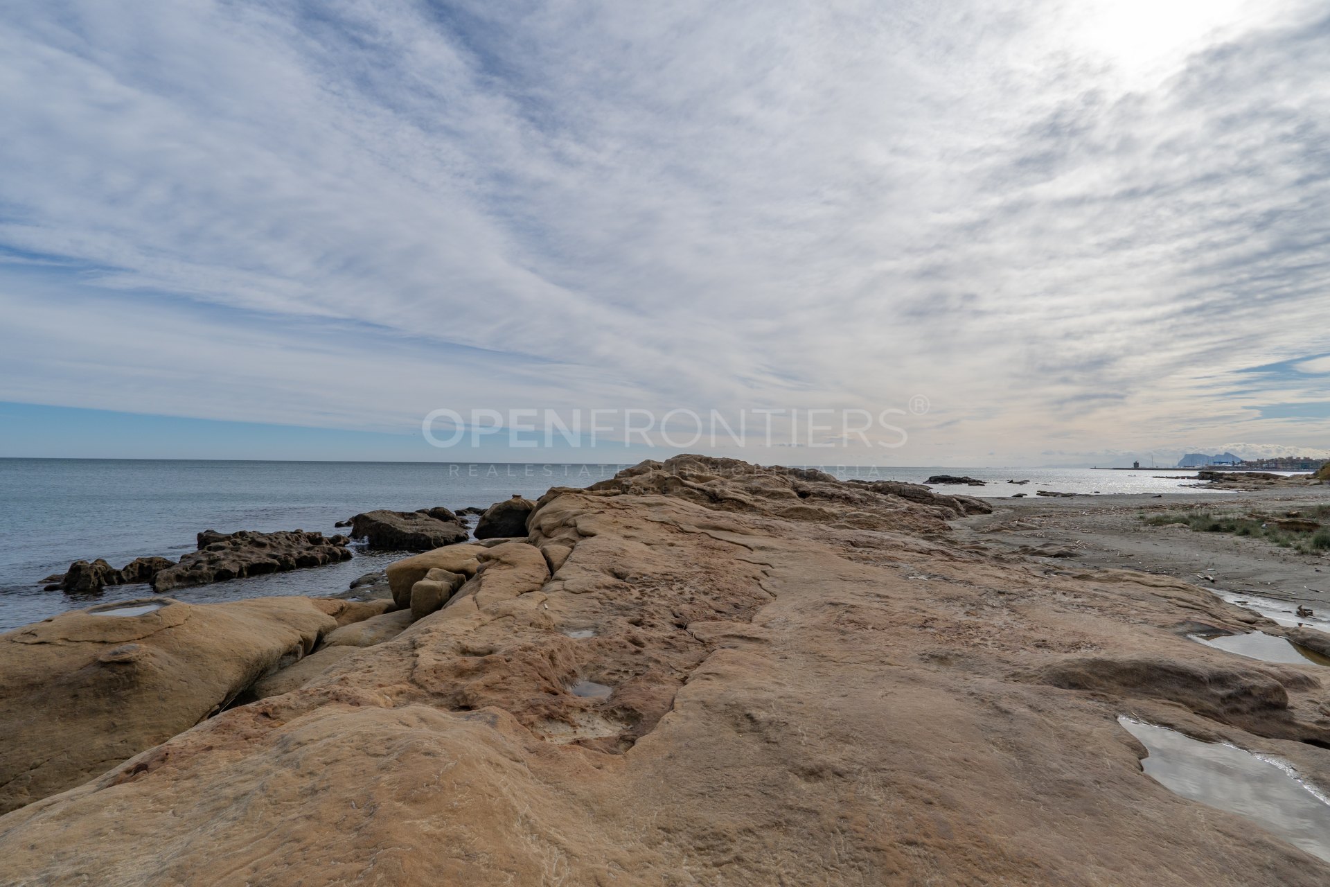 Front Line Beach Villa with Panoramic Views in Torreguadiaro, Sotogrande