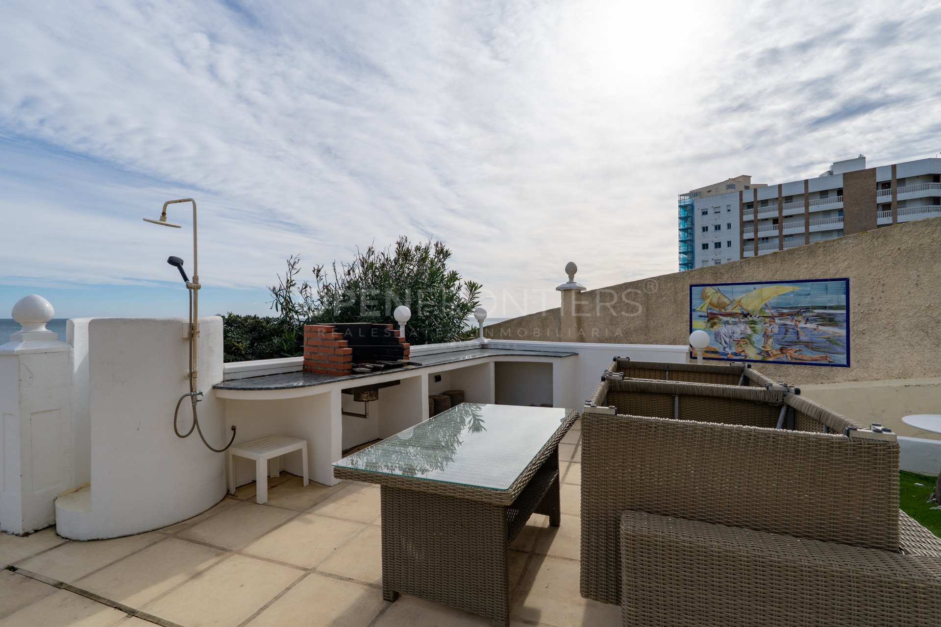 Front Line Beach Villa with Panoramic Views in Torreguadiaro, Sotogrande