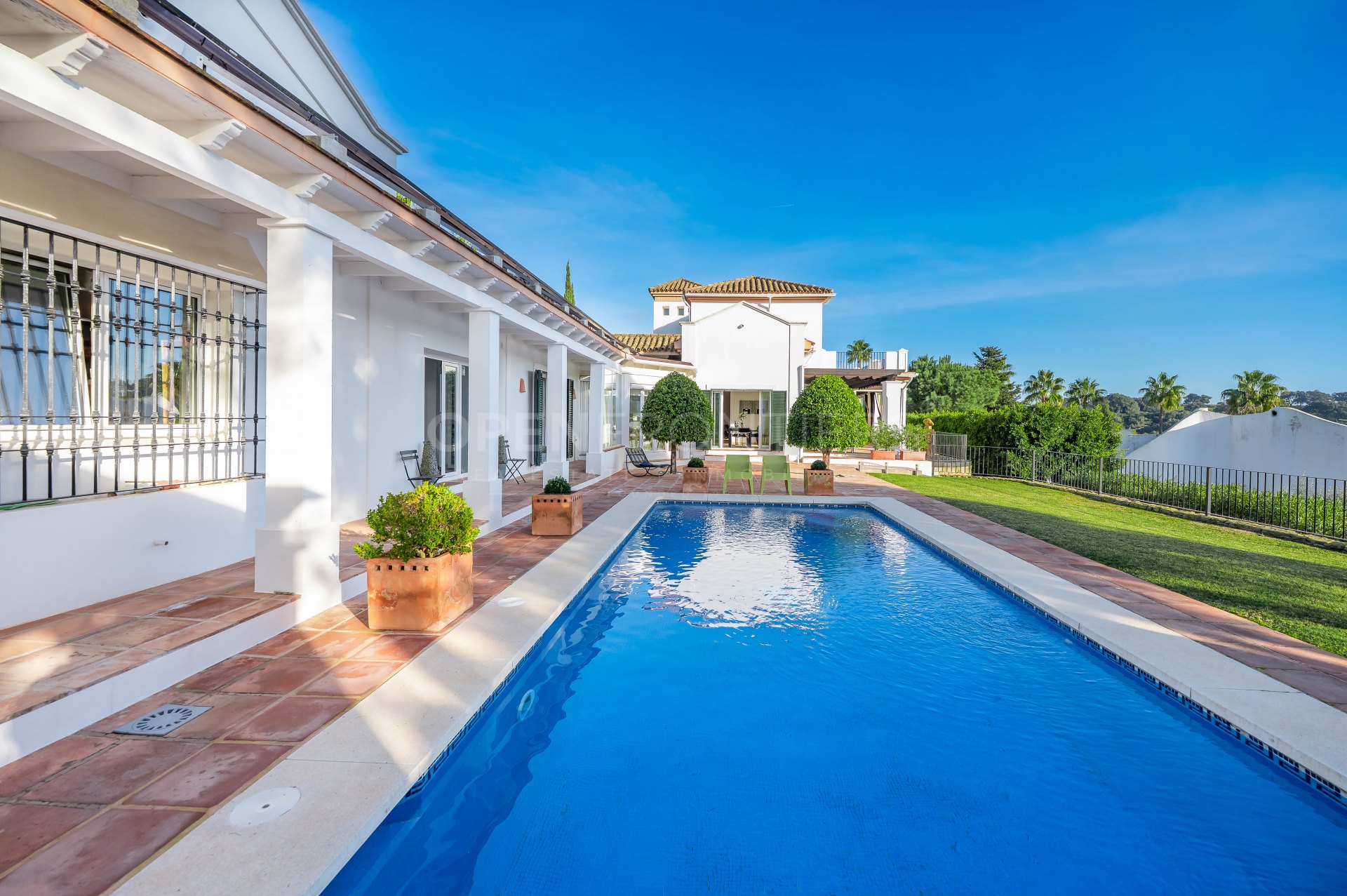 Villa La Alegría: Exceptional Six-Bedroom Villa in Zona F, Sotogrande Alto