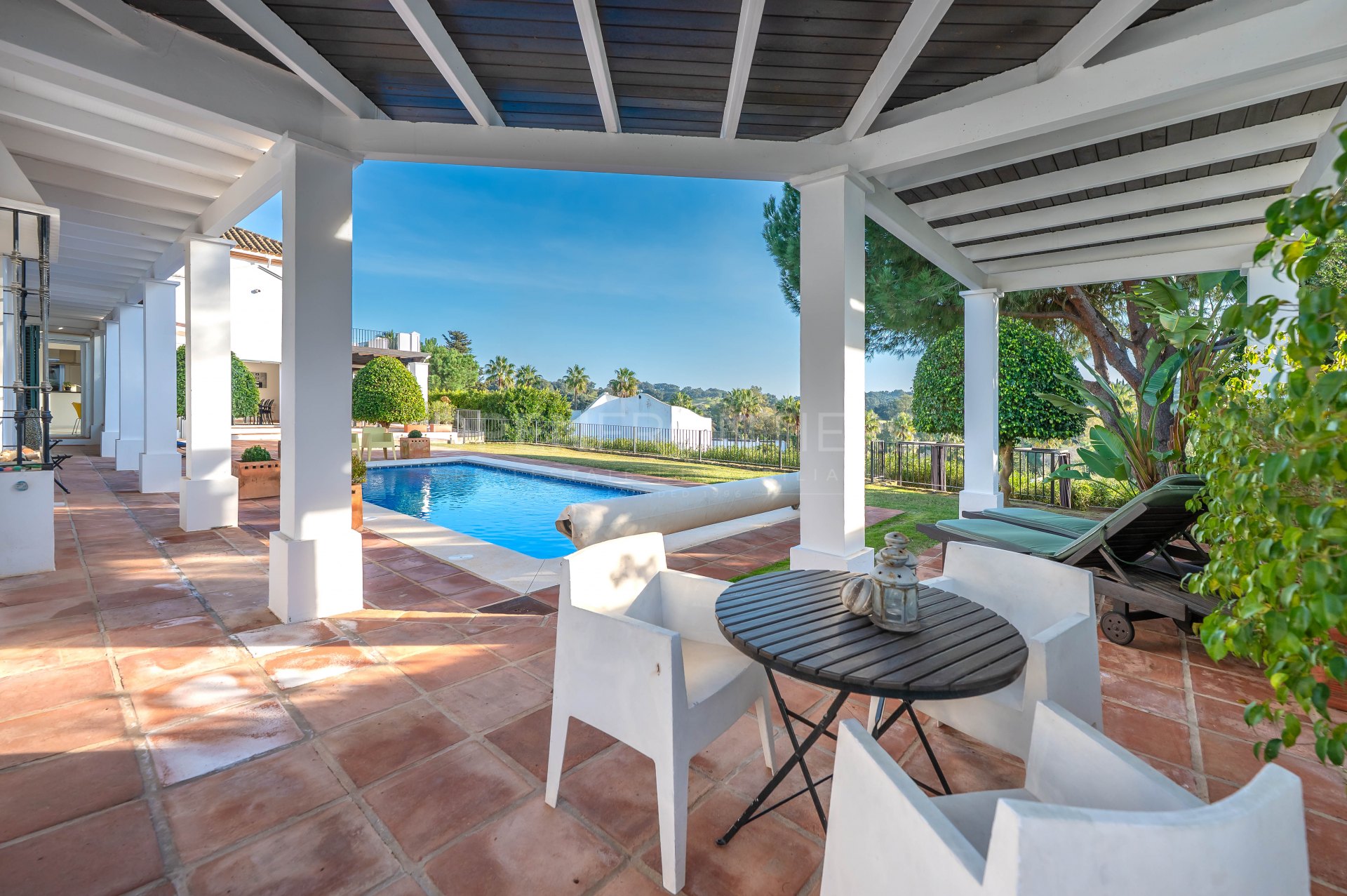 Villa La Alegría: Exceptional Six-Bedroom Villa in Zona F, Sotogrande Alto