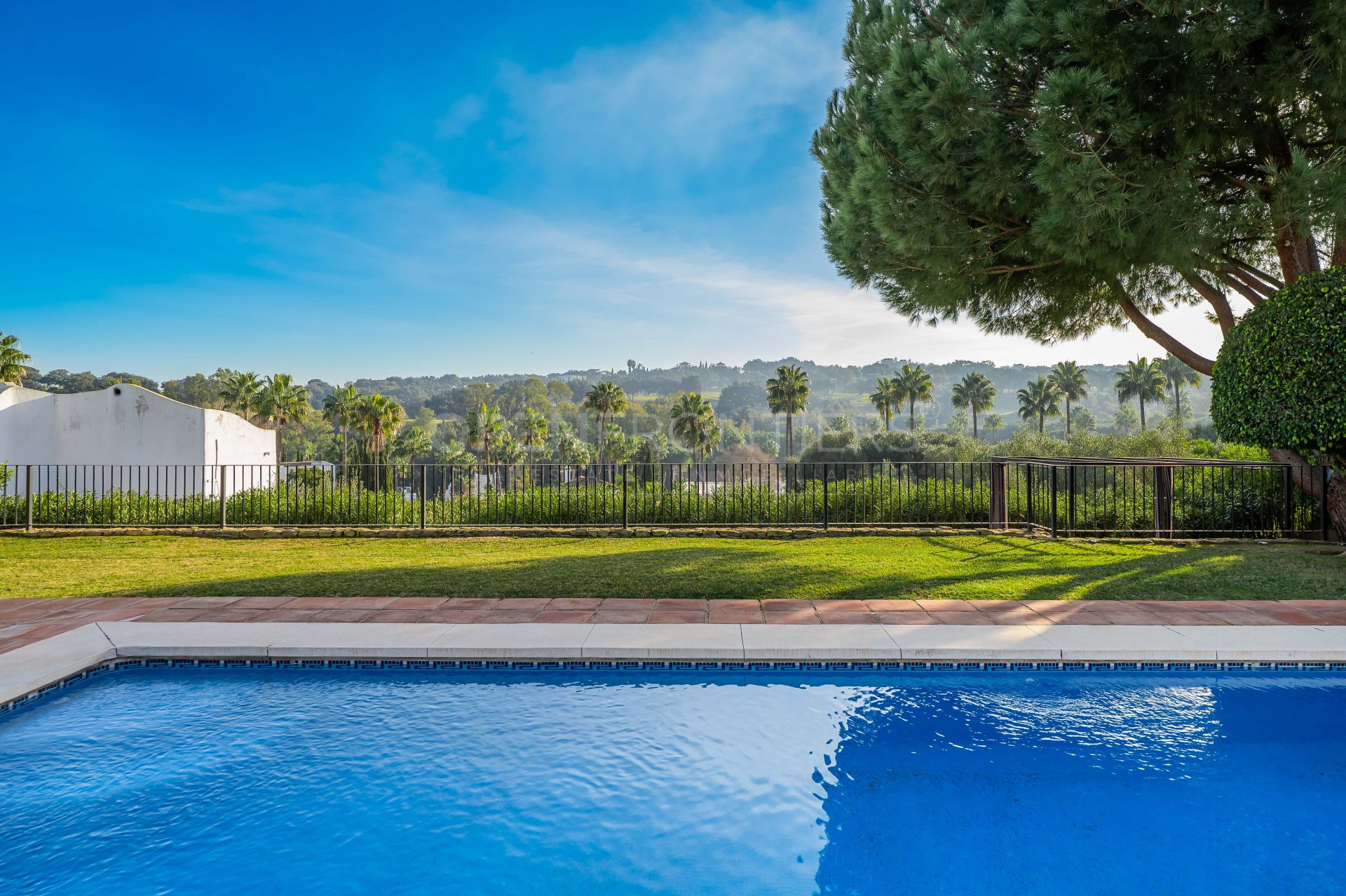 Villa La Alegría: Exceptional Six-Bedroom Villa in Zona F, Sotogrande Alto