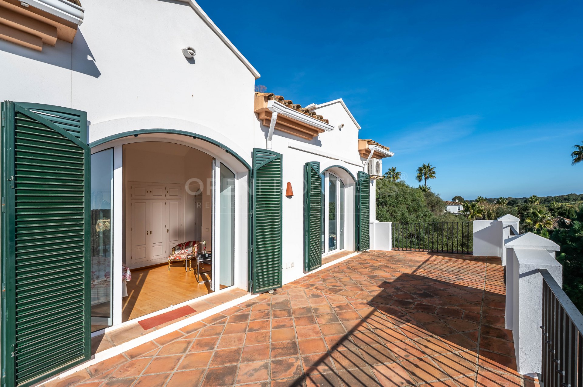 Villa La Alegría: Exceptional Six-Bedroom Villa in Zona F, Sotogrande Alto