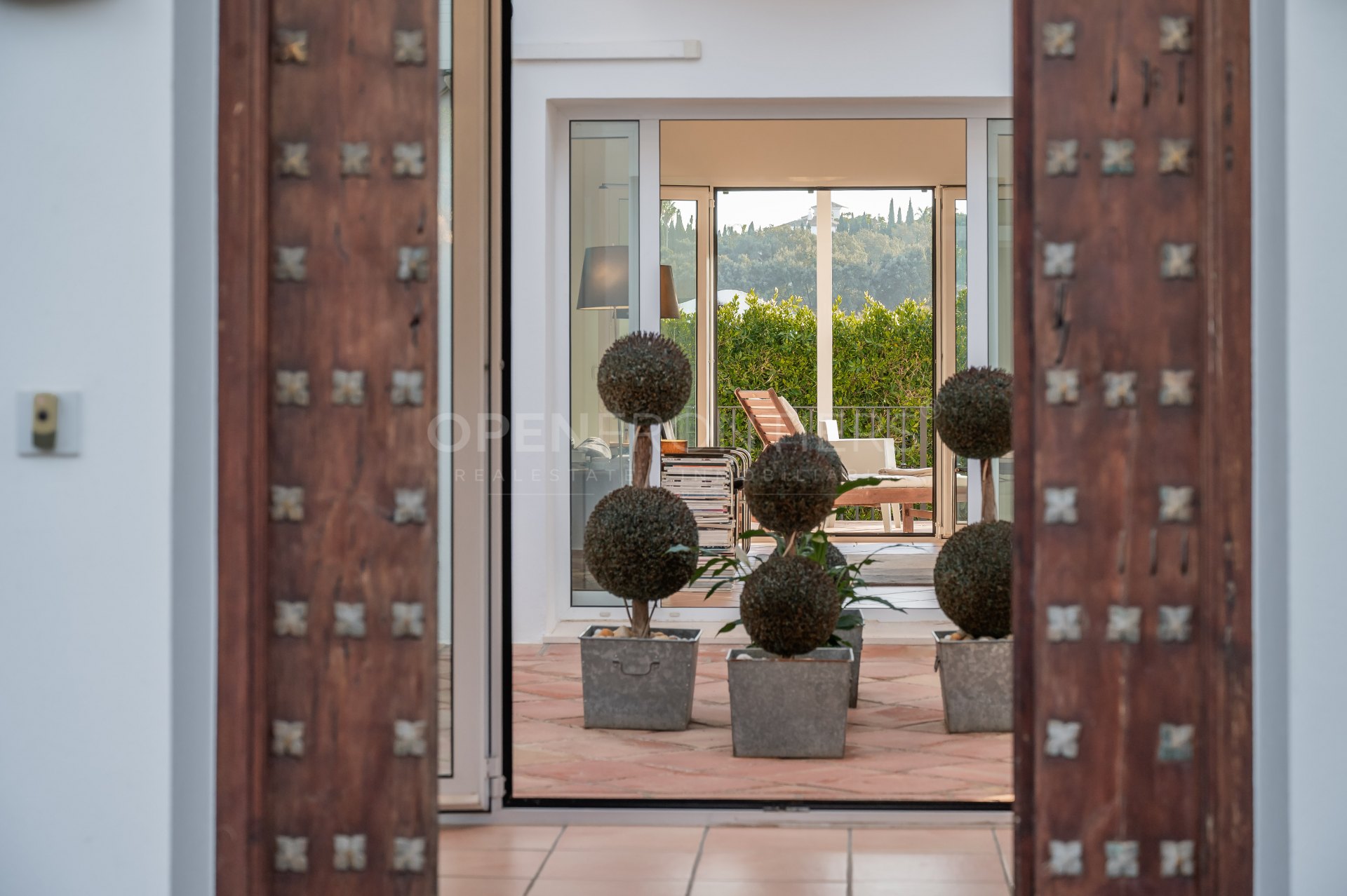 Villa La Alegría: Exceptional Six-Bedroom Villa in Zona F, Sotogrande Alto
