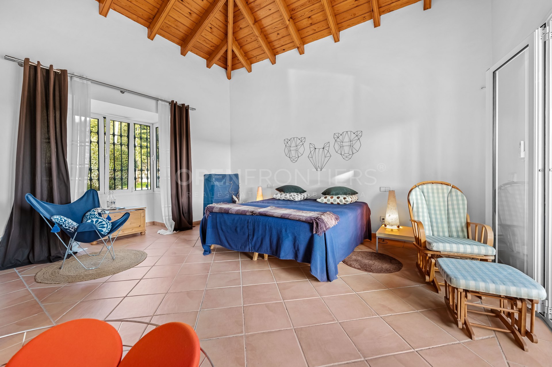 Villa La Alegría: Exceptional Six-Bedroom Villa in Zona F, Sotogrande Alto