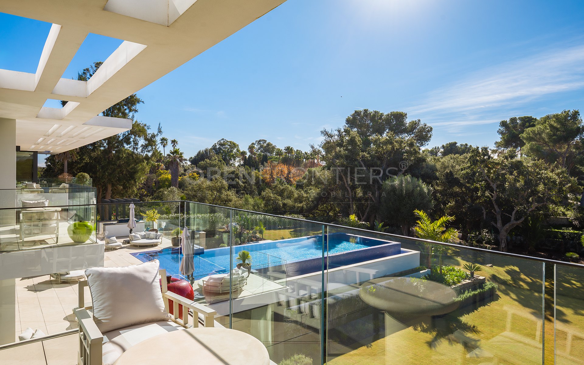 Casa La Colina, villa contemporánea en Kings & Queens, Sotogrande Costa