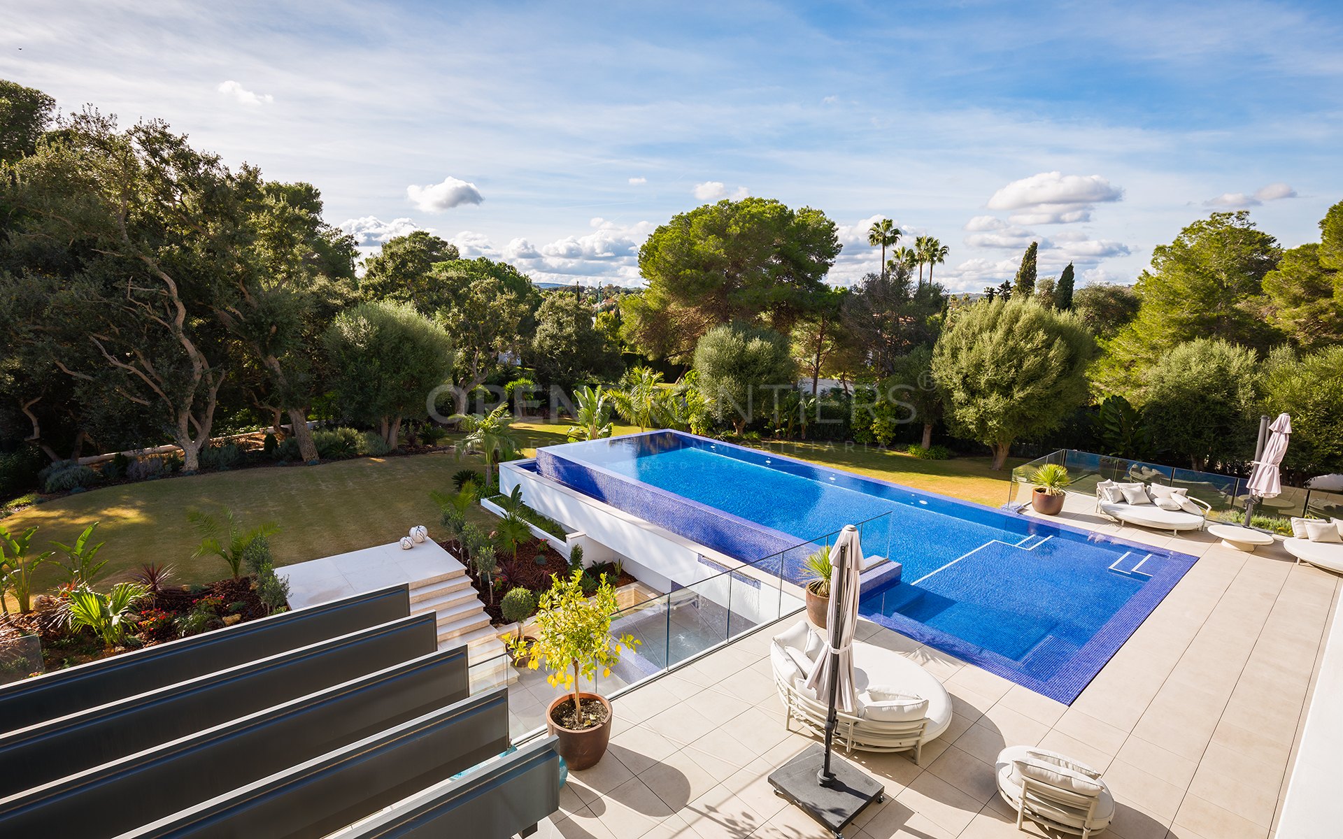 Casa La Colina, villa contemporánea en Kings & Queens, Sotogrande Costa