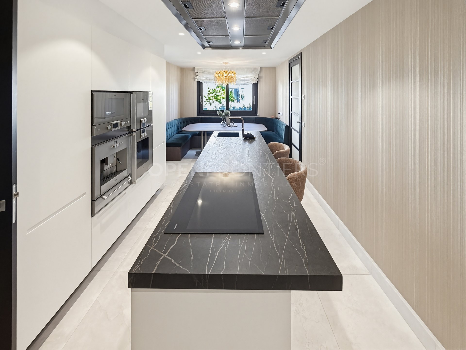 Luxury apartment in Hacienda Valderrama, Sotogrande Alto