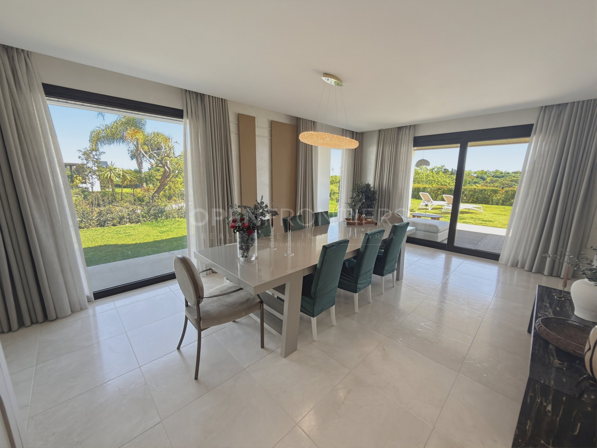 Luxury apartment in Hacienda Valderrama, Sotogrande Alto